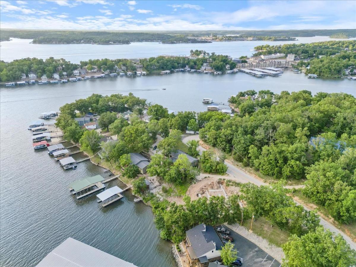 Game Room, Dock Life, Fire Pit & Hot Tub!