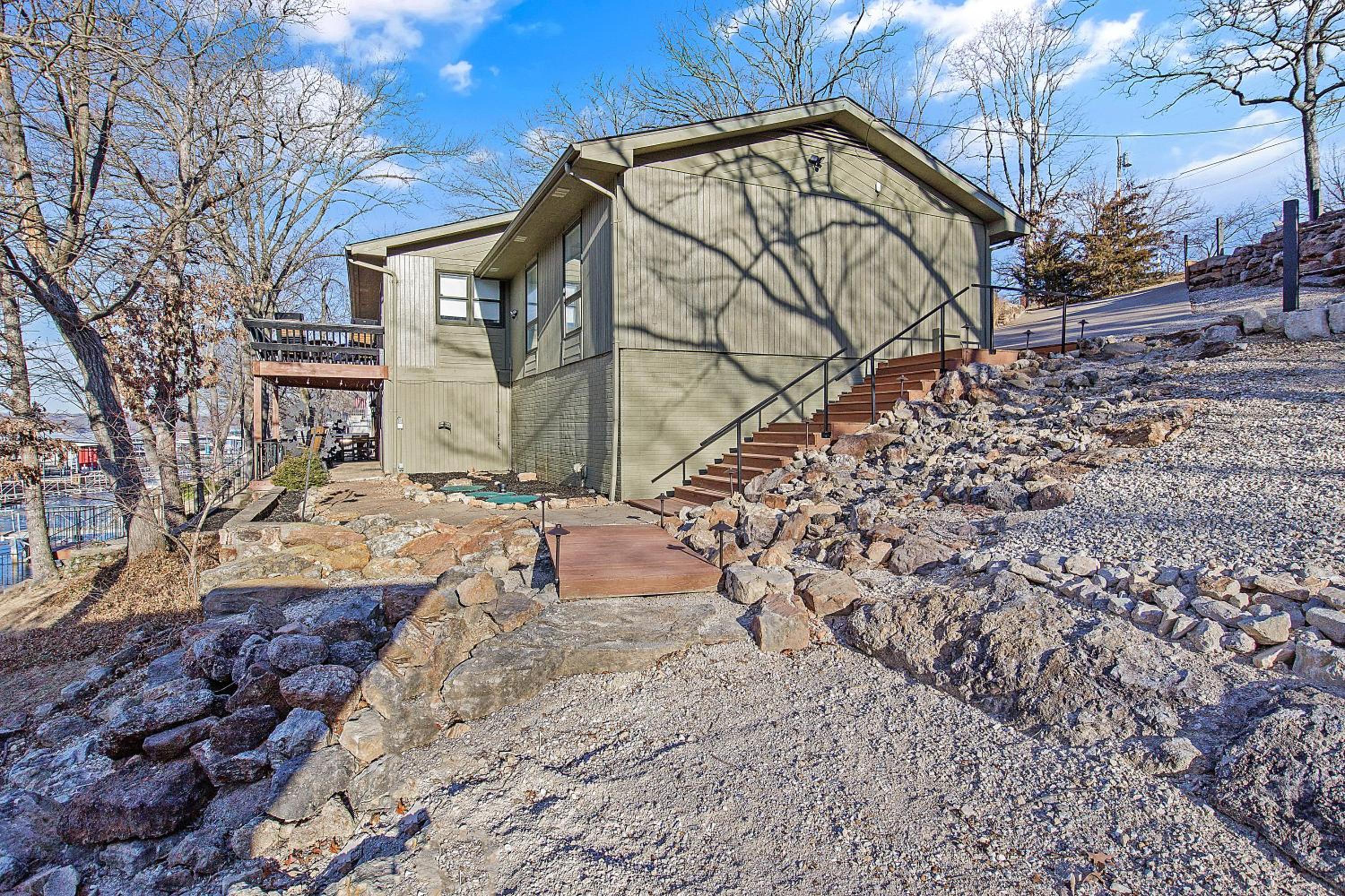 Game Room, Dock Life, Fire Pit & Hot Tub!