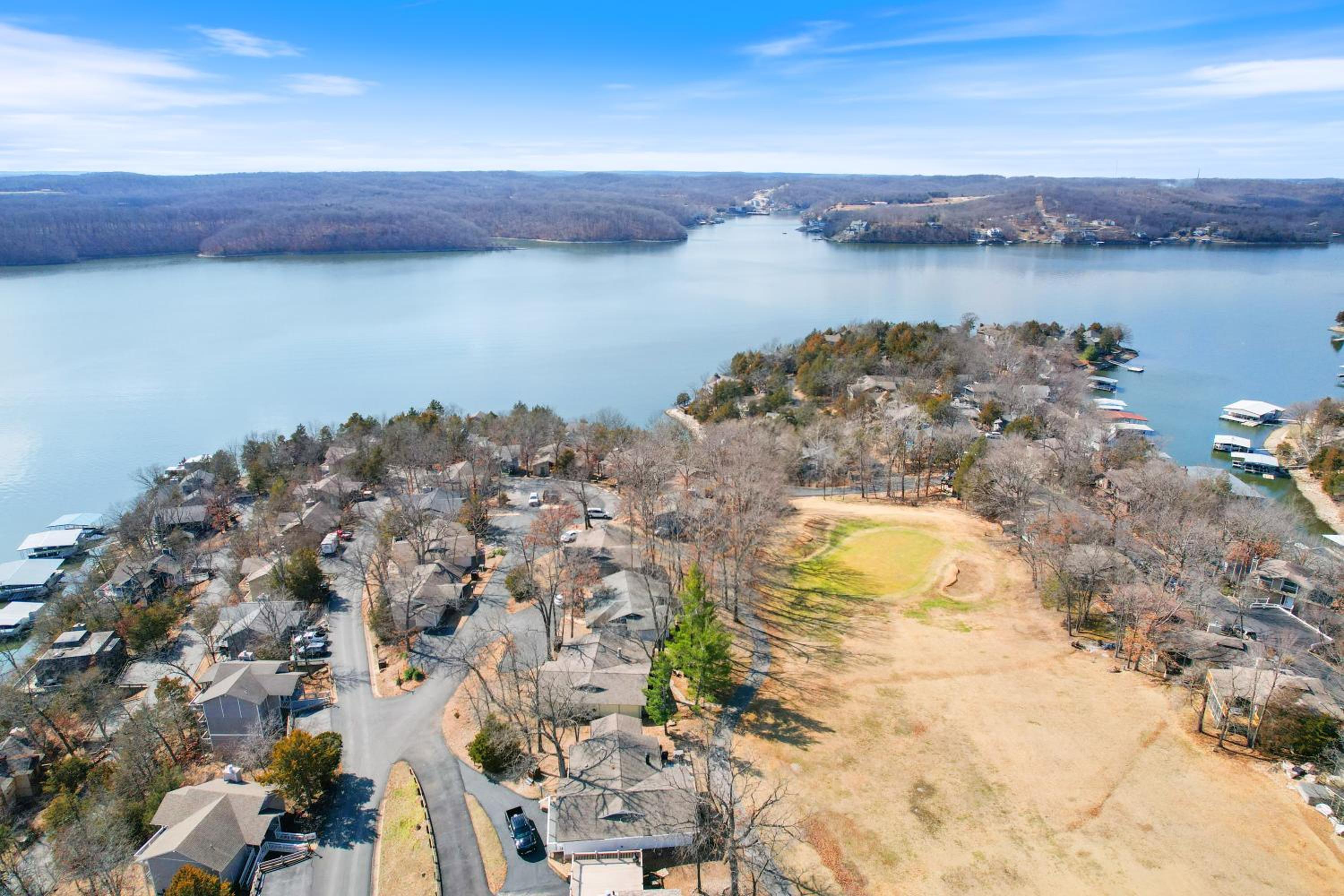 Fairway and Lake Views with Hot Tub, Fire Pit and Spacious Rooms