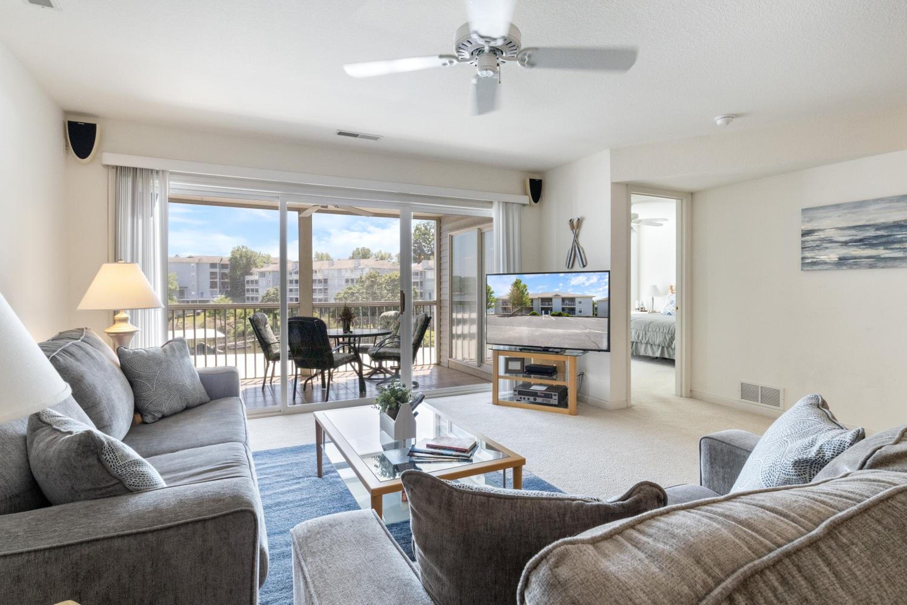 Games, Lake Views, Ease of Access to Unit & Attractions, Family-Friendly, Outdoor Comfort