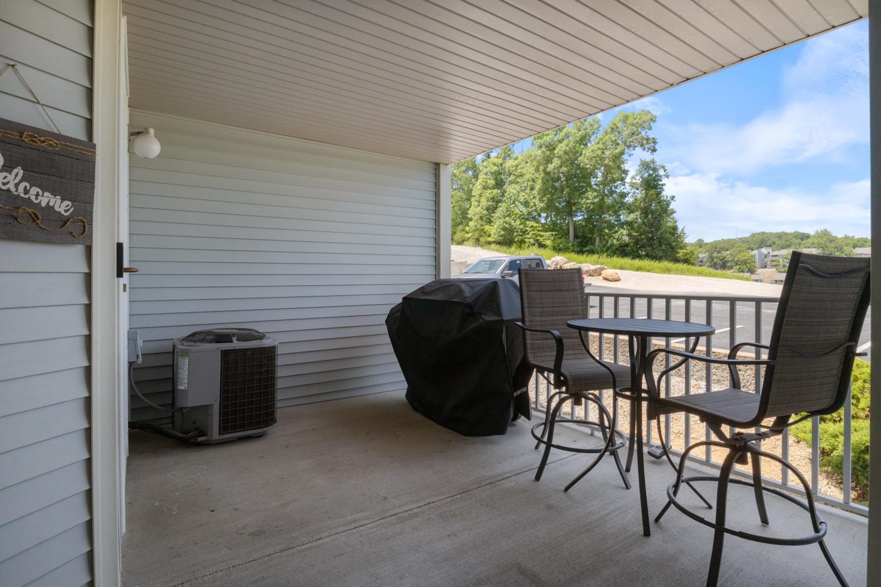 Games, Lake Views, Ease of Access to Unit & Attractions, Family-Friendly, Outdoor Comfort