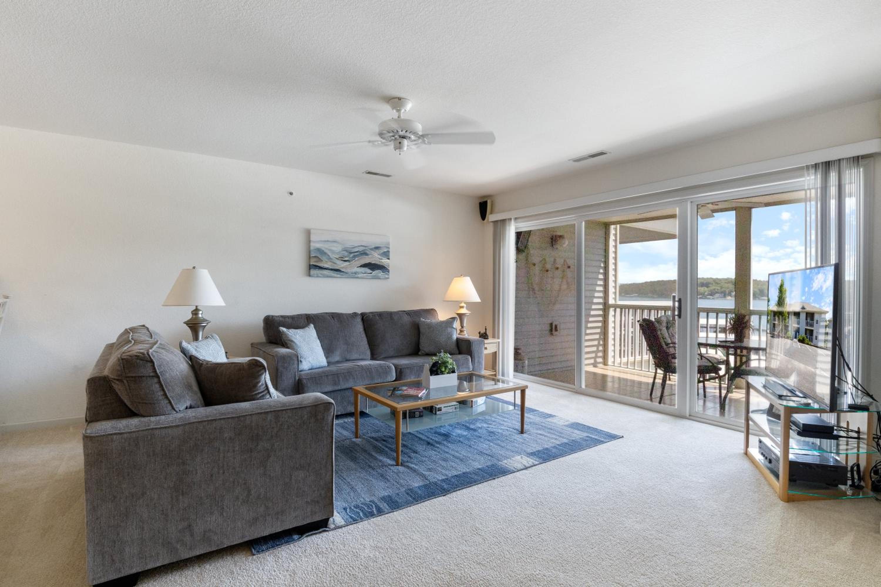 Games, Lake Views, Ease of Access to Unit & Attractions, Family-Friendly, Outdoor Comfort