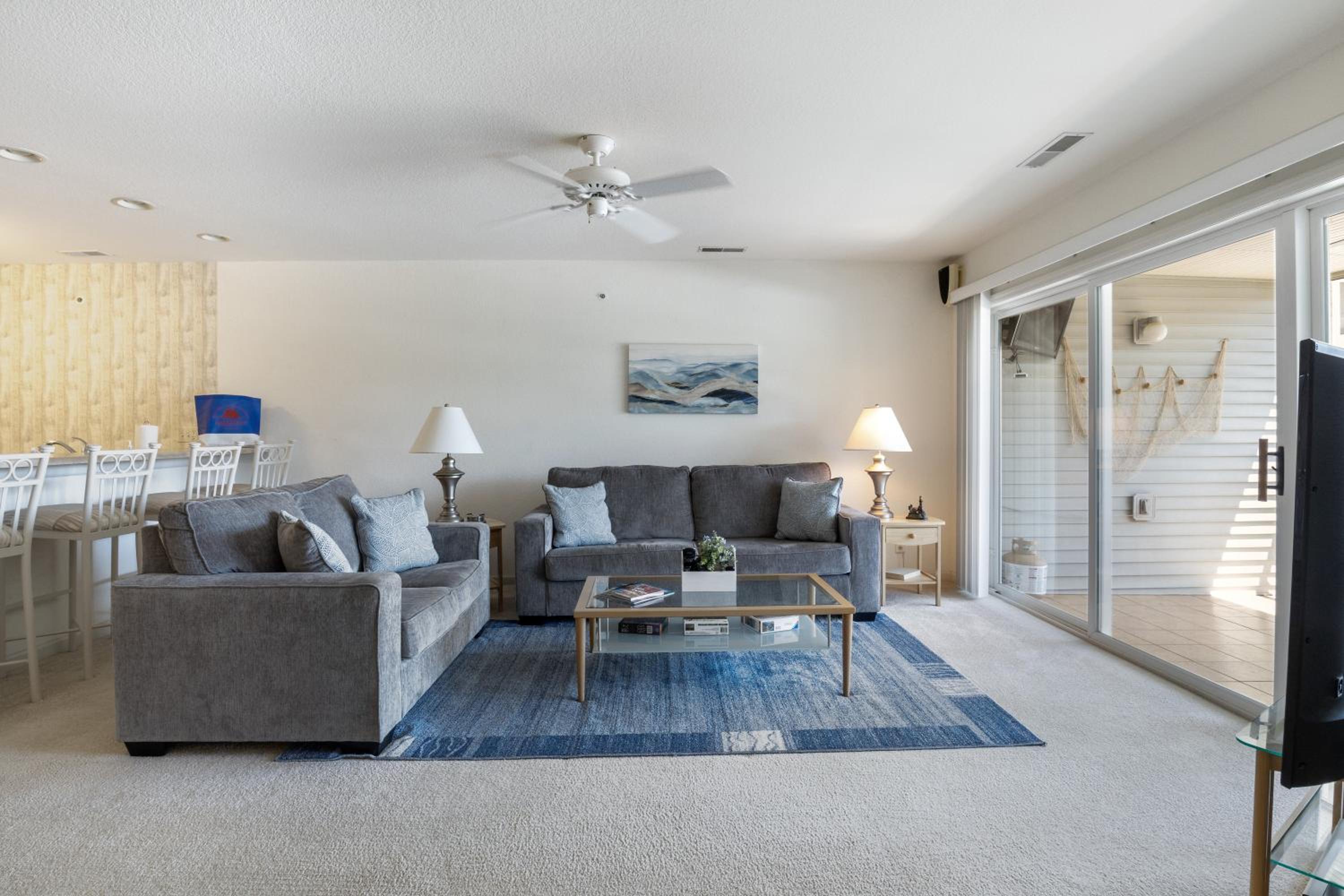 Games, Lake Views, Ease of Access to Unit & Attractions, Family-Friendly, Outdoor Comfort