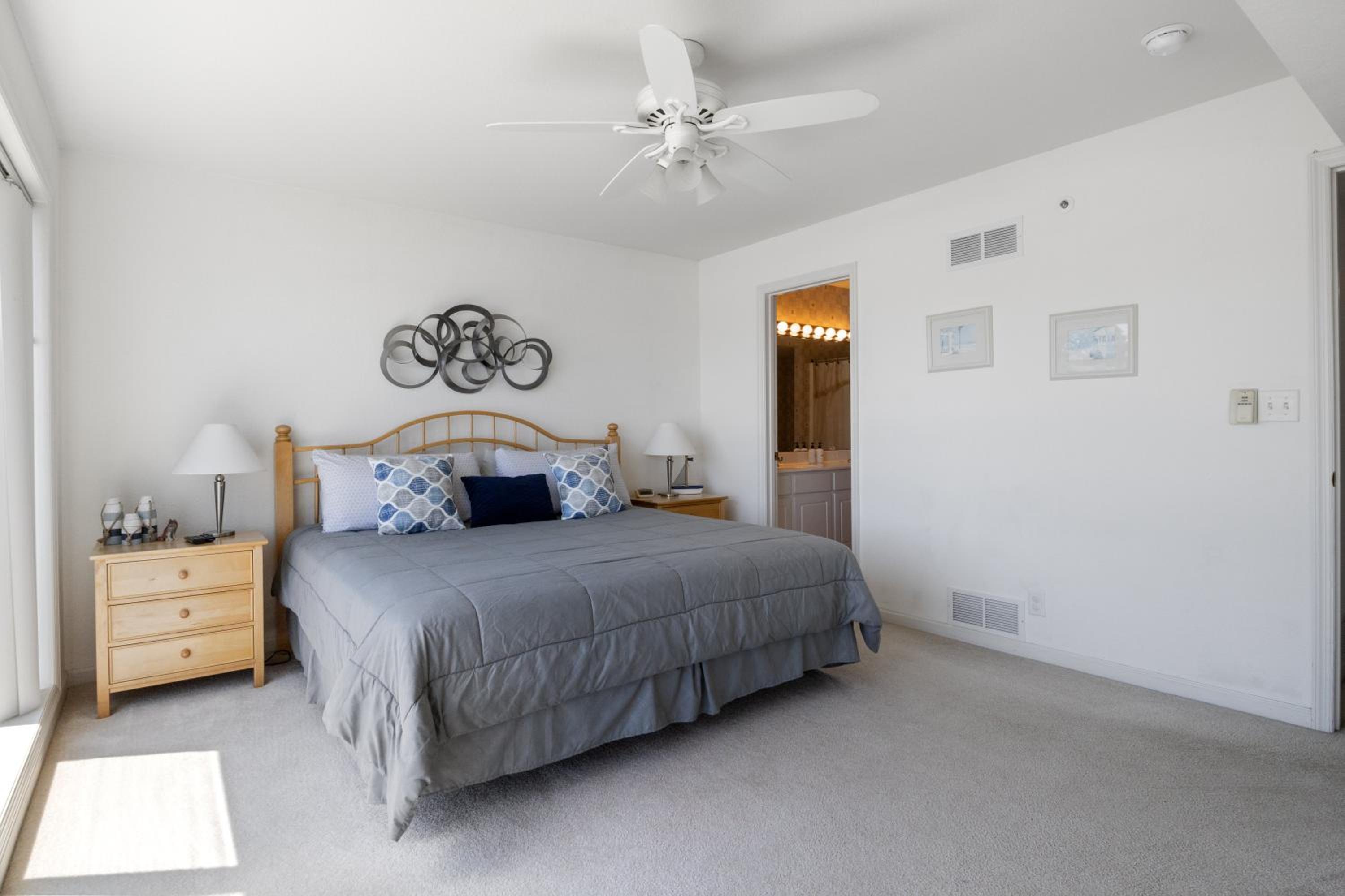 Games, Lake Views, Ease of Access to Unit & Attractions, Family-Friendly, Outdoor Comfort