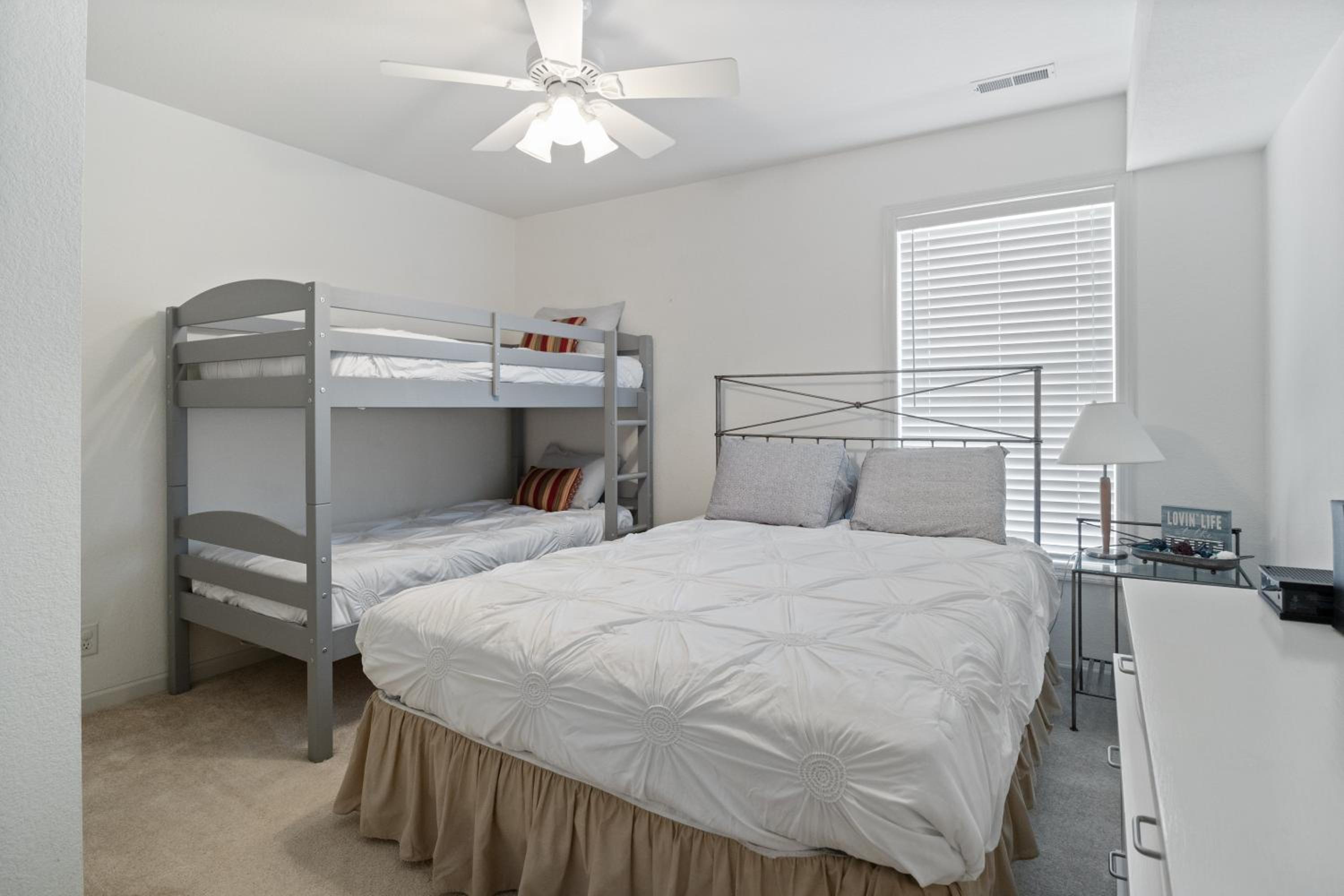 Games, Lake Views, Ease of Access to Unit & Attractions, Family-Friendly, Outdoor Comfort
