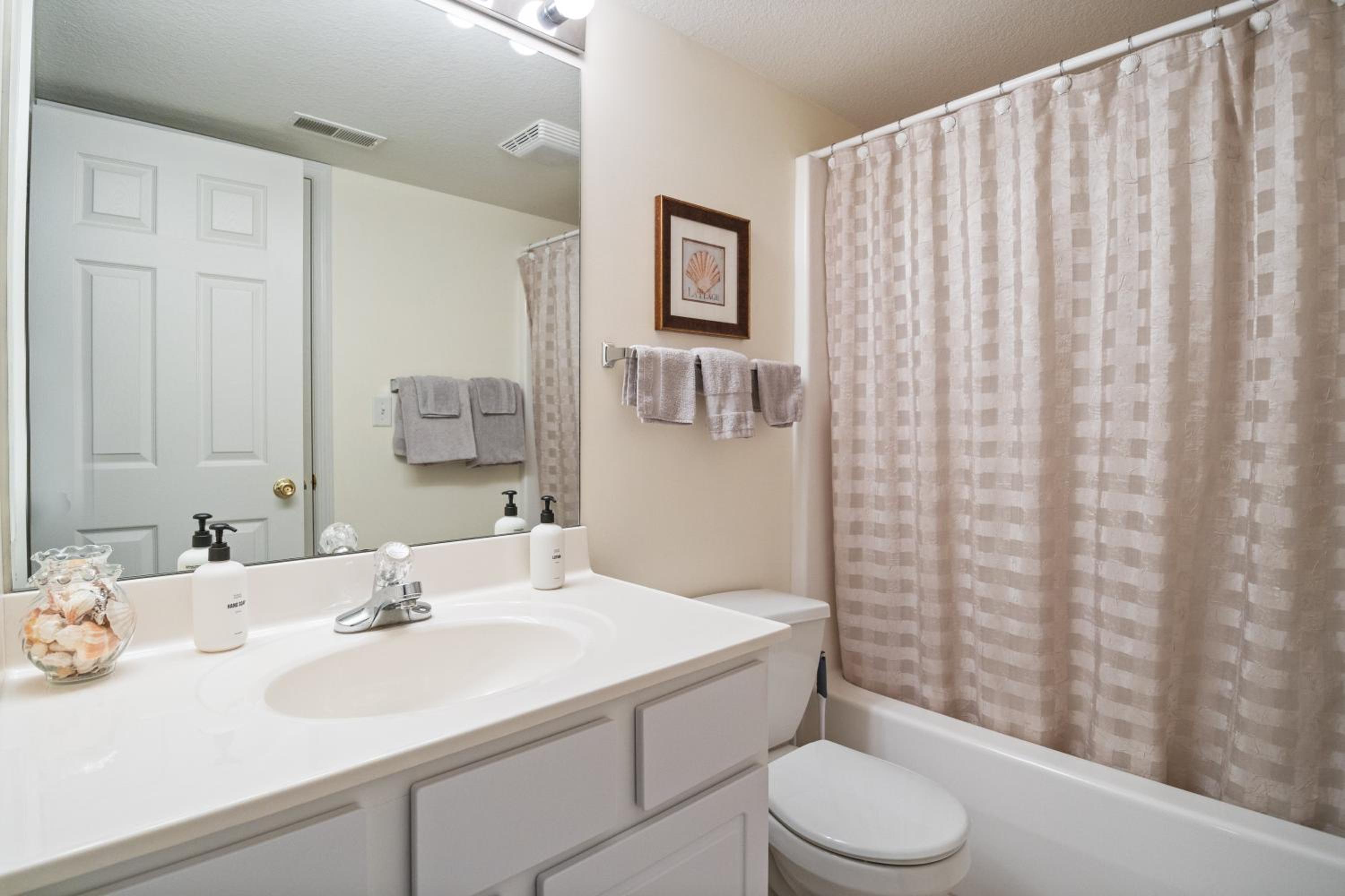 Games, Lake Views, Ease of Access to Unit & Attractions, Family-Friendly, Outdoor Comfort