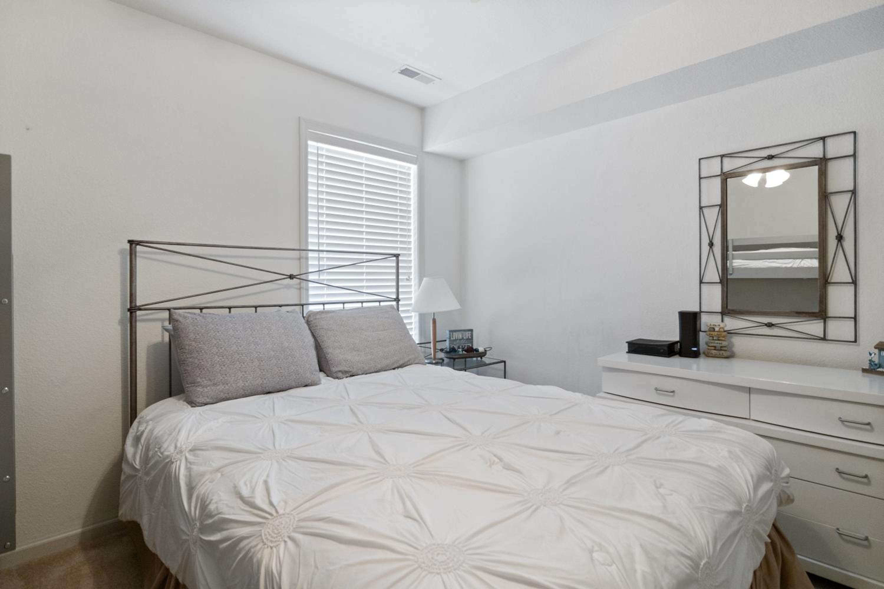 Games, Lake Views, Ease of Access to Unit & Attractions, Family-Friendly, Outdoor Comfort