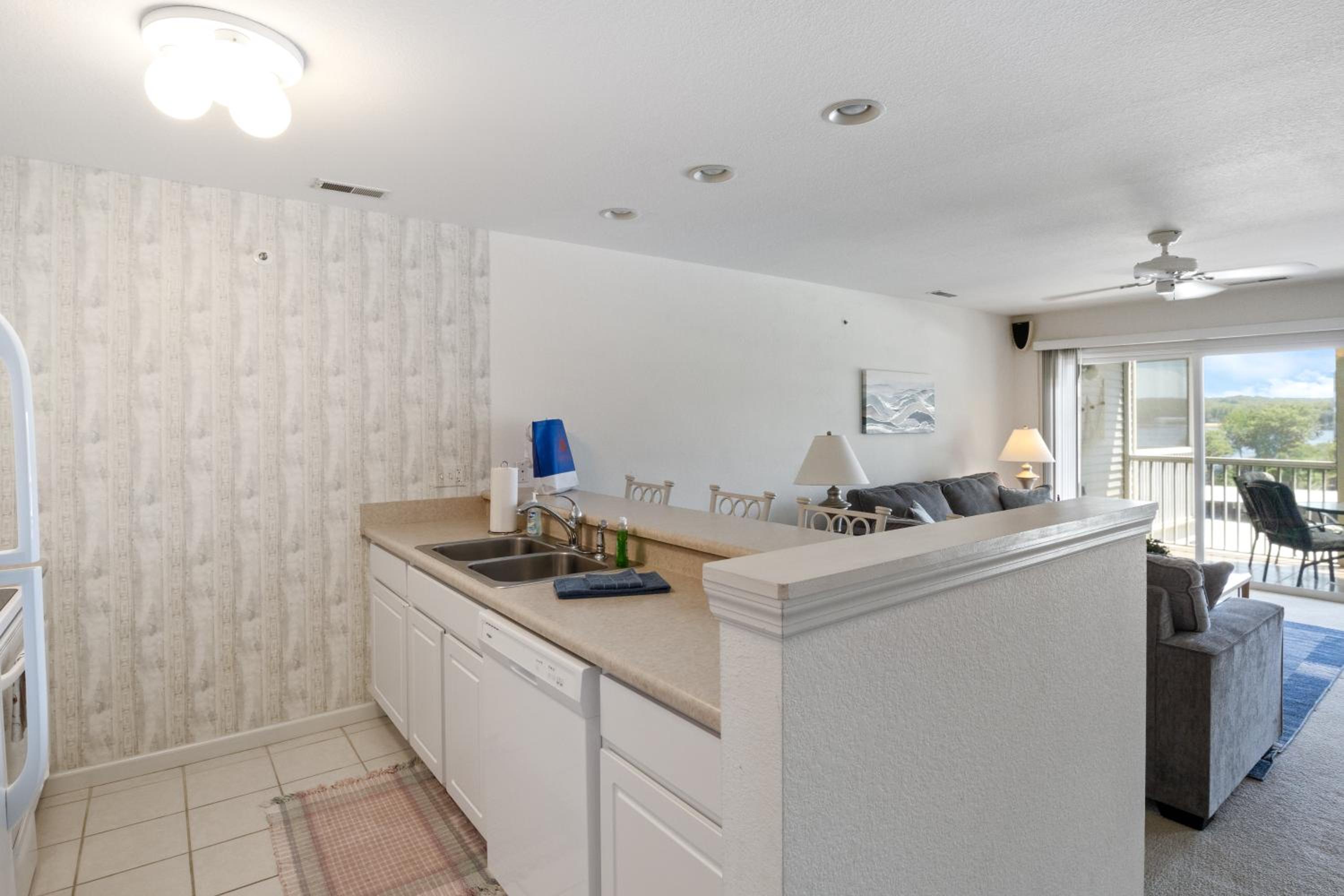 Games, Lake Views, Ease of Access to Unit & Attractions, Family-Friendly, Outdoor Comfort