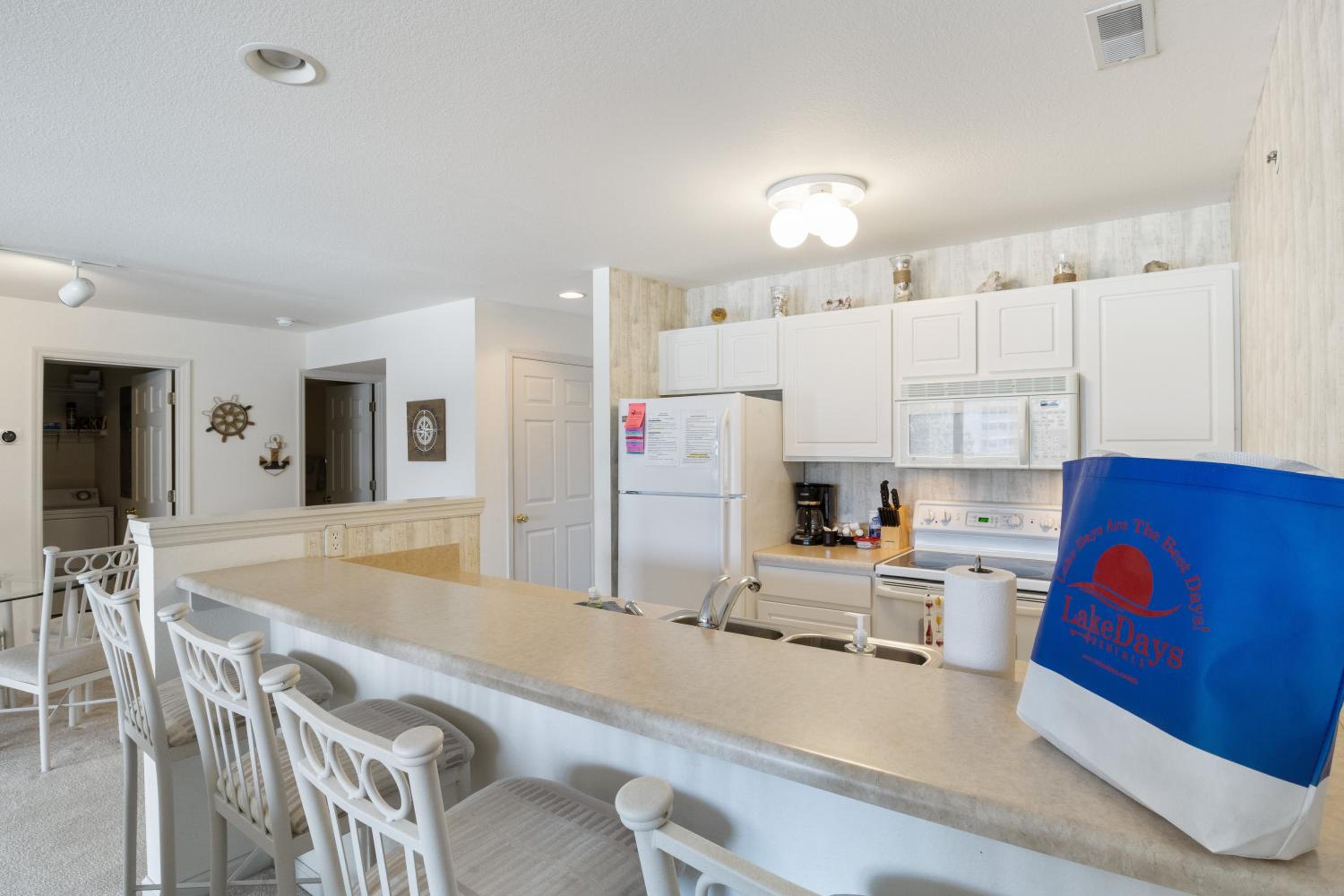 Games, Lake Views, Ease of Access to Unit & Attractions, Family-Friendly, Outdoor Comfort
