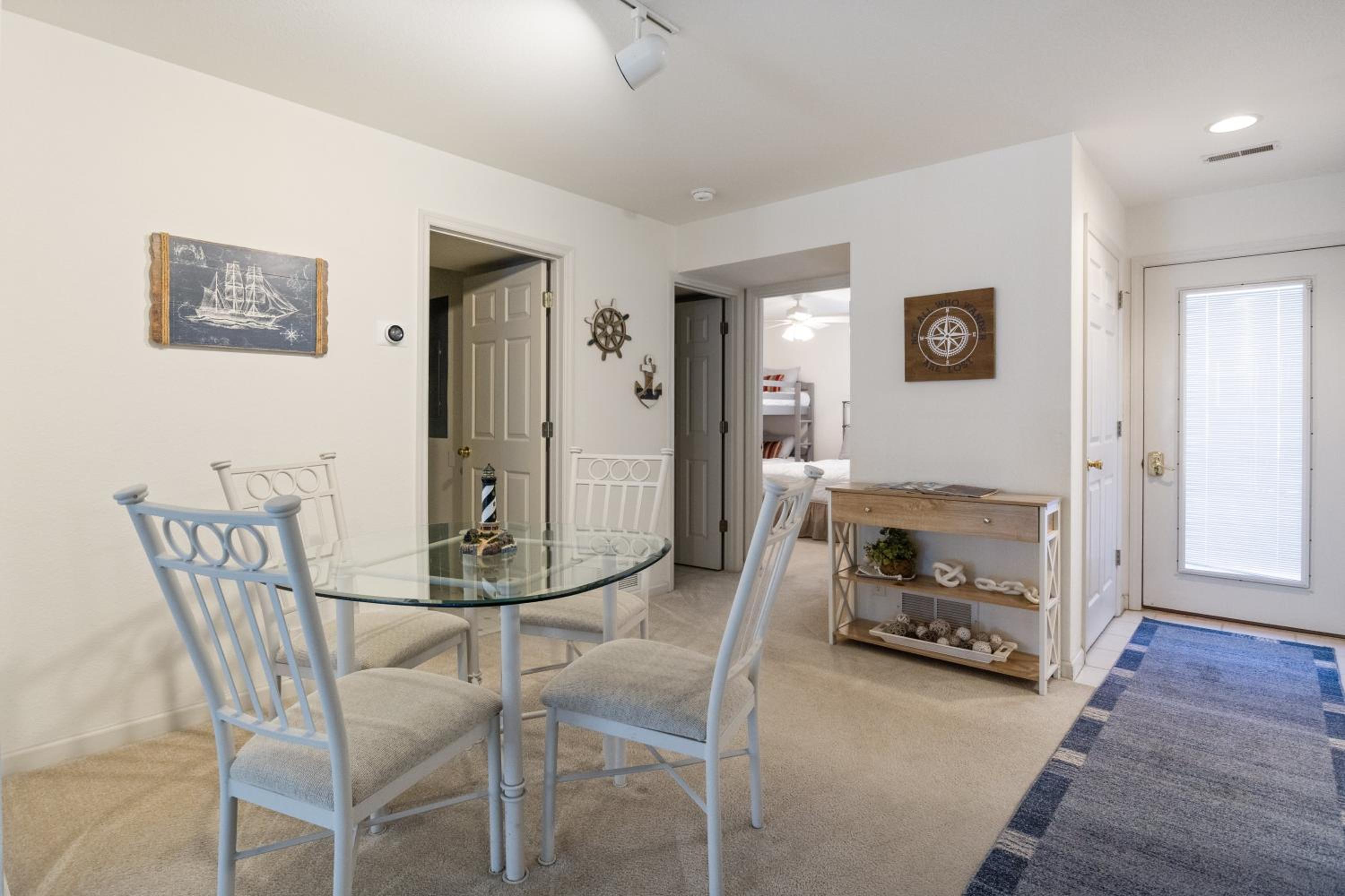 Games, Lake Views, Ease of Access to Unit & Attractions, Family-Friendly, Outdoor Comfort