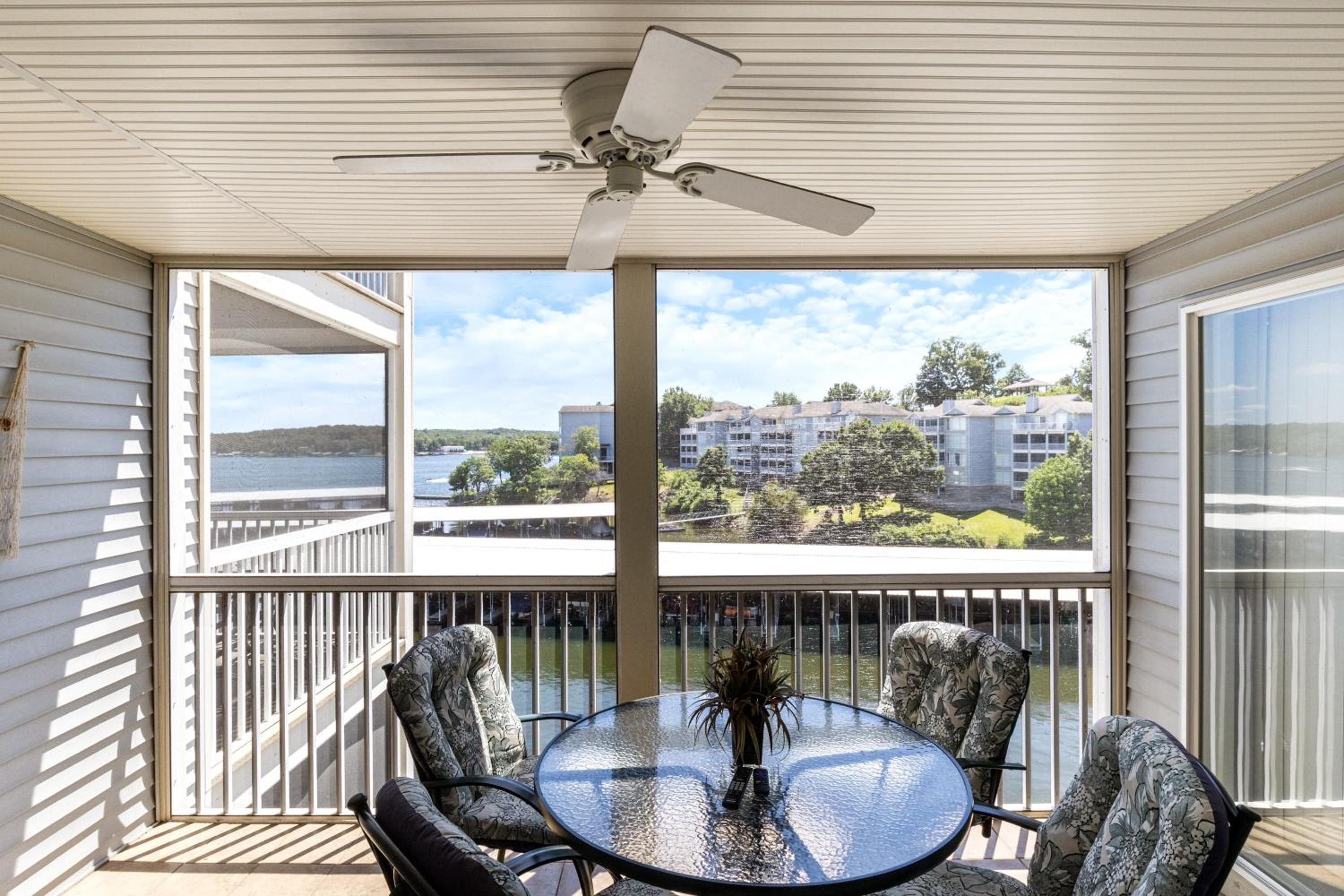 Games, Lake Views, Ease of Access to Unit & Attractions, Family-Friendly, Outdoor Comfort