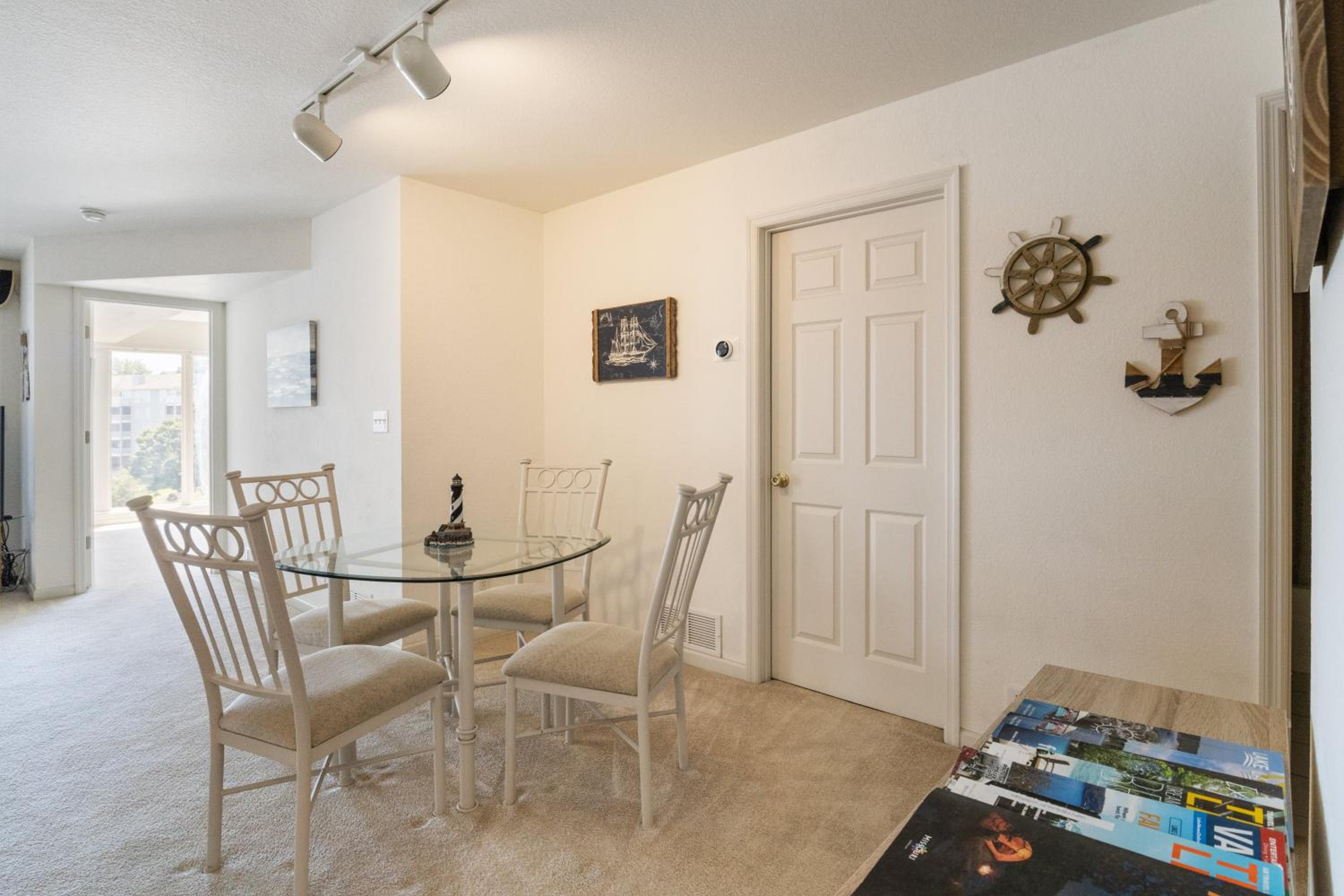Games, Lake Views, Ease of Access to Unit & Attractions, Family-Friendly, Outdoor Comfort