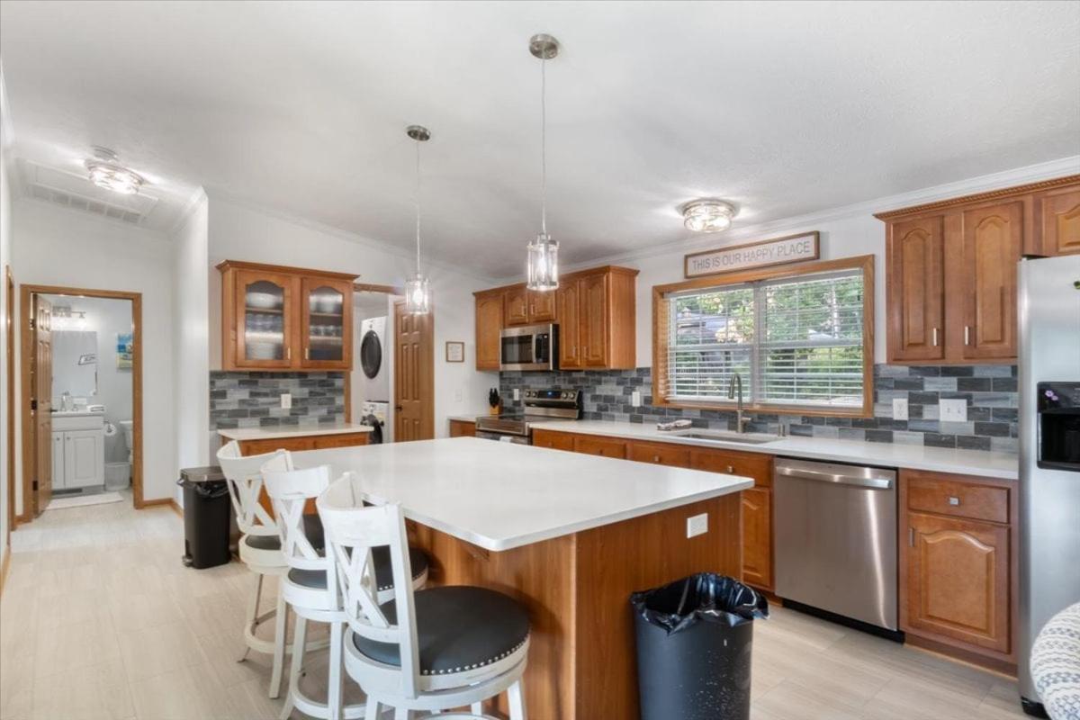 Gentle Sloped Lot, Private Dock, Boat Slip, Kayaks, Fire Table, Lakeview Deck, Family Friendly