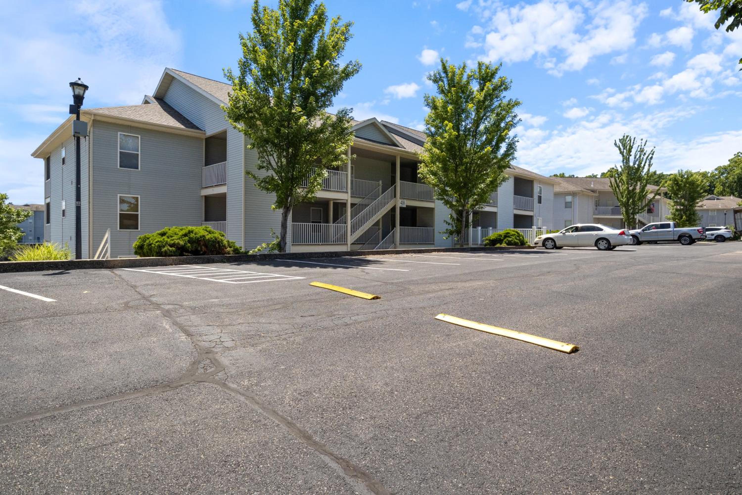 Games, Lake Views, Ease of Access to Unit & Attractions, Family-Friendly, Outdoor Comfort