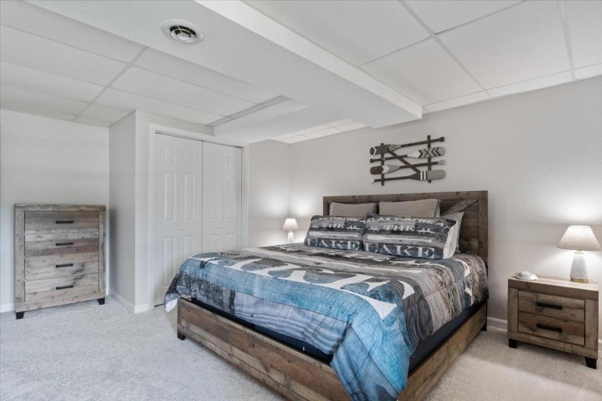 Gentle Sloped Lot, Private Dock, Boat Slip, Kayaks, Fire Table, Lakeview Deck, Family Friendly