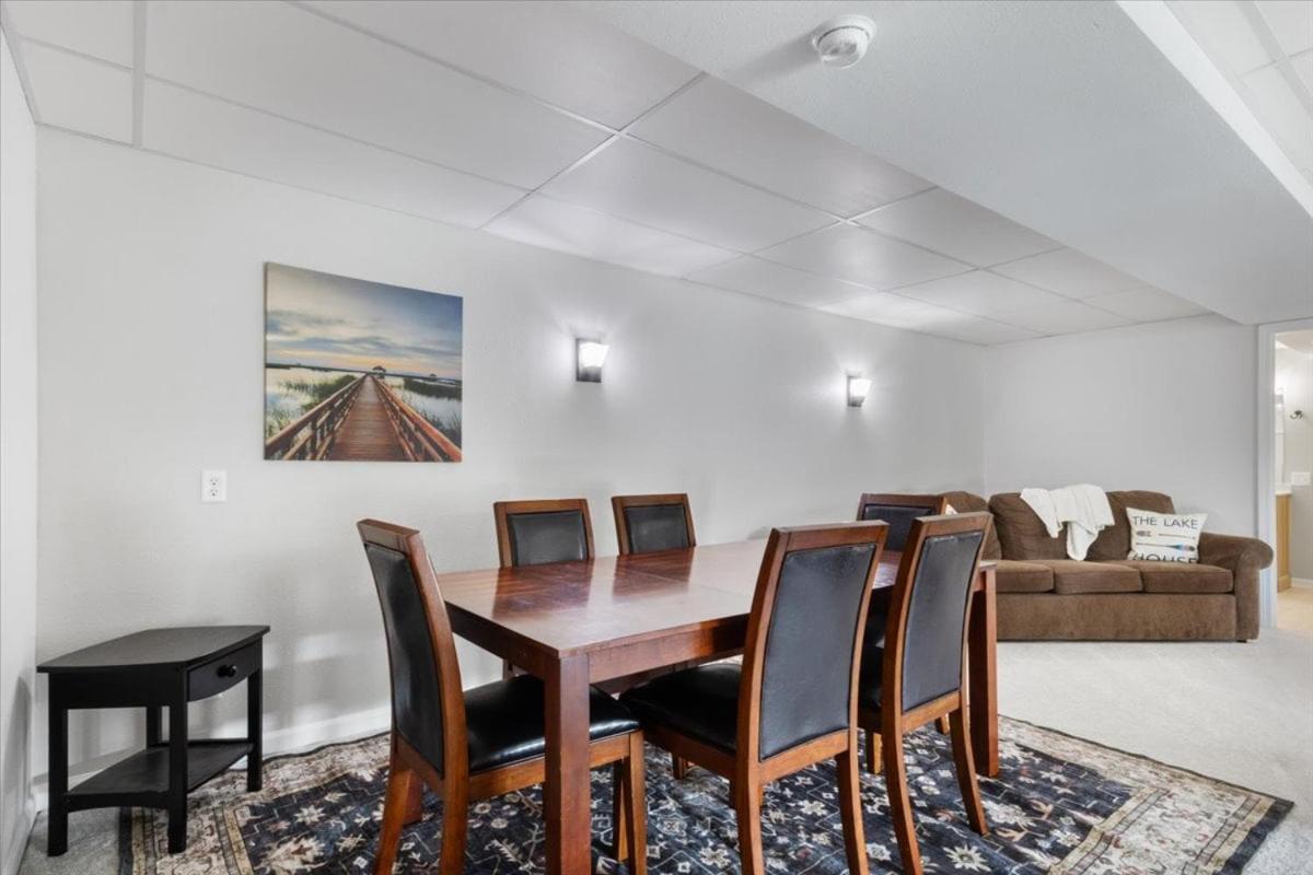 Gentle Sloped Lot, Private Dock, Boat Slip, Kayaks, Fire Table, Lakeview Deck, Family Friendly