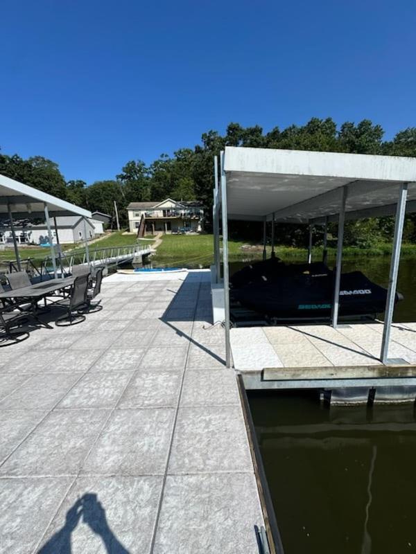 Gentle Sloped Lot, Private Dock, Boat Slip, Kayaks, Fire Table, Lakeview Deck, Family Friendly