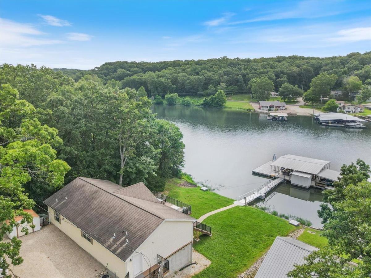 Gentle Sloped Lot, Private Dock, Boat Slip, Kayaks, Fire Table, Lakeview Deck, Family Friendly