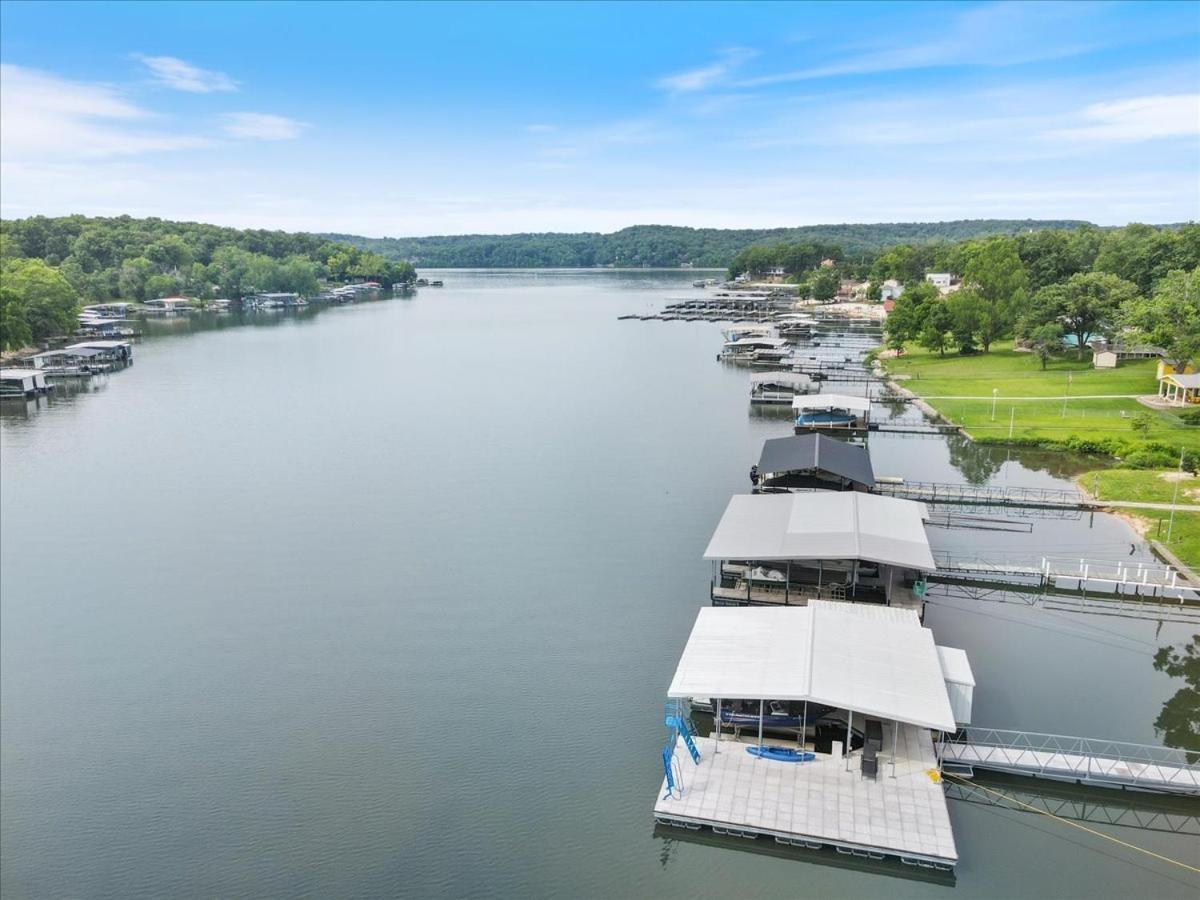 Gentle Sloped Lot, Private Dock, Boat Slip, Kayaks, Fire Table, Lakeview Deck, Family Friendly