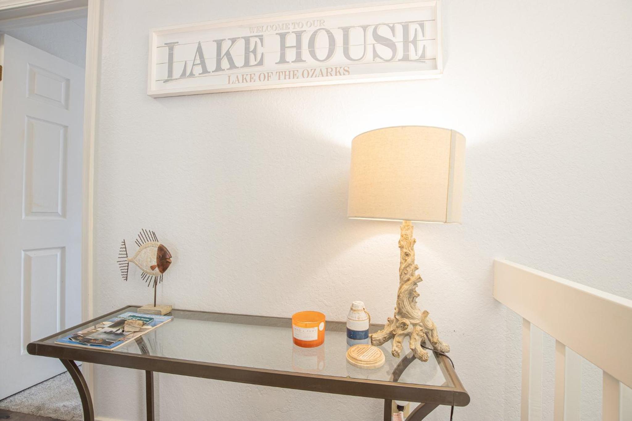 Close to The Strip, Private Dock & Screened Deck!