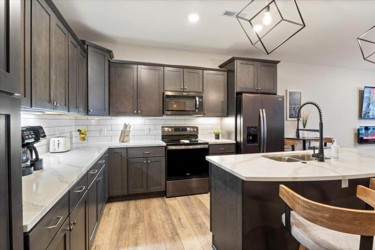 Family-Fun Lakeside Luxury at Topsider in Osage w/ 2 Pools, Prime Views Pack N' Play & Games