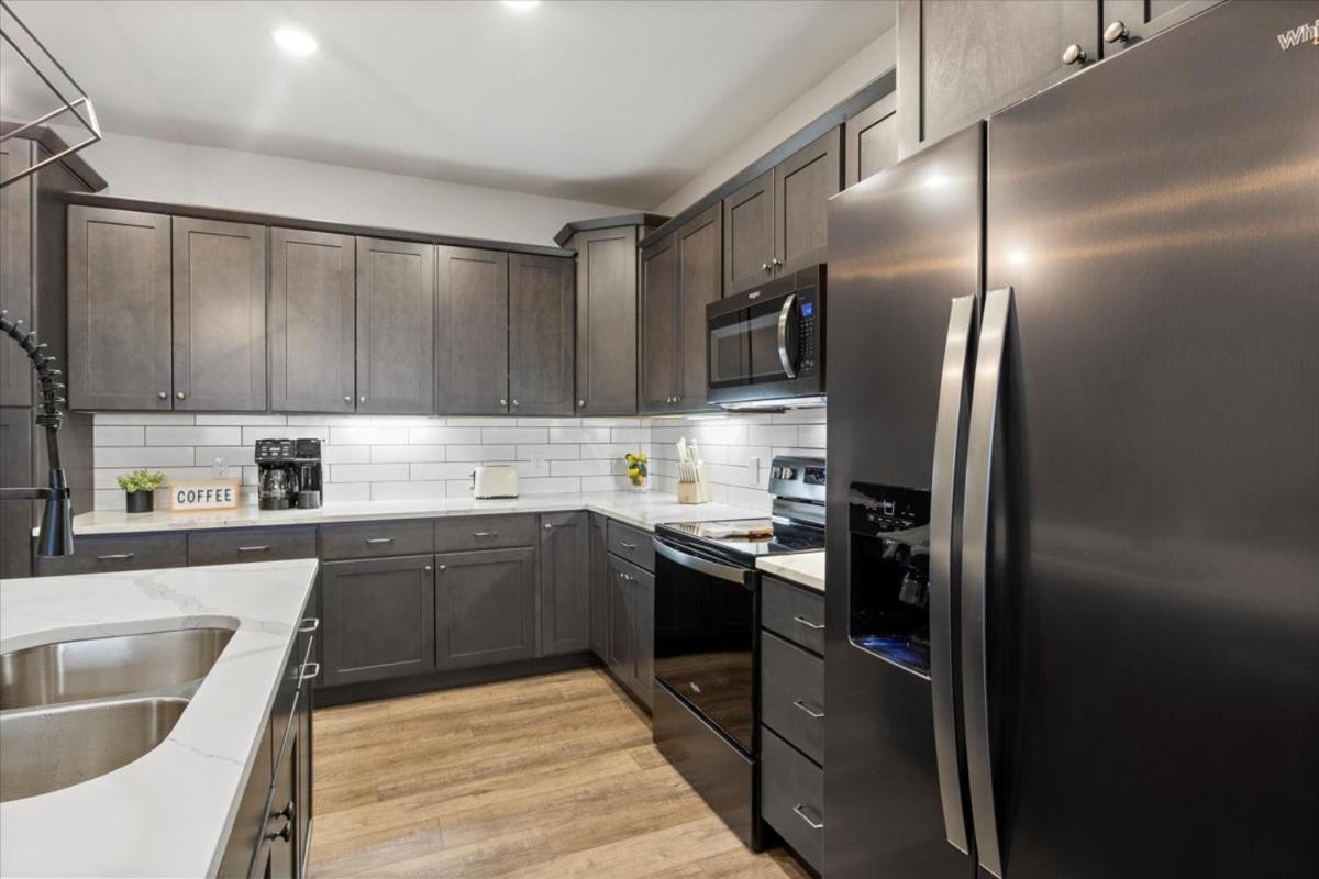 Family-Fun Lakeside Luxury at Topsider in Osage w/ 2 Pools, Prime Views Pack N' Play & Games