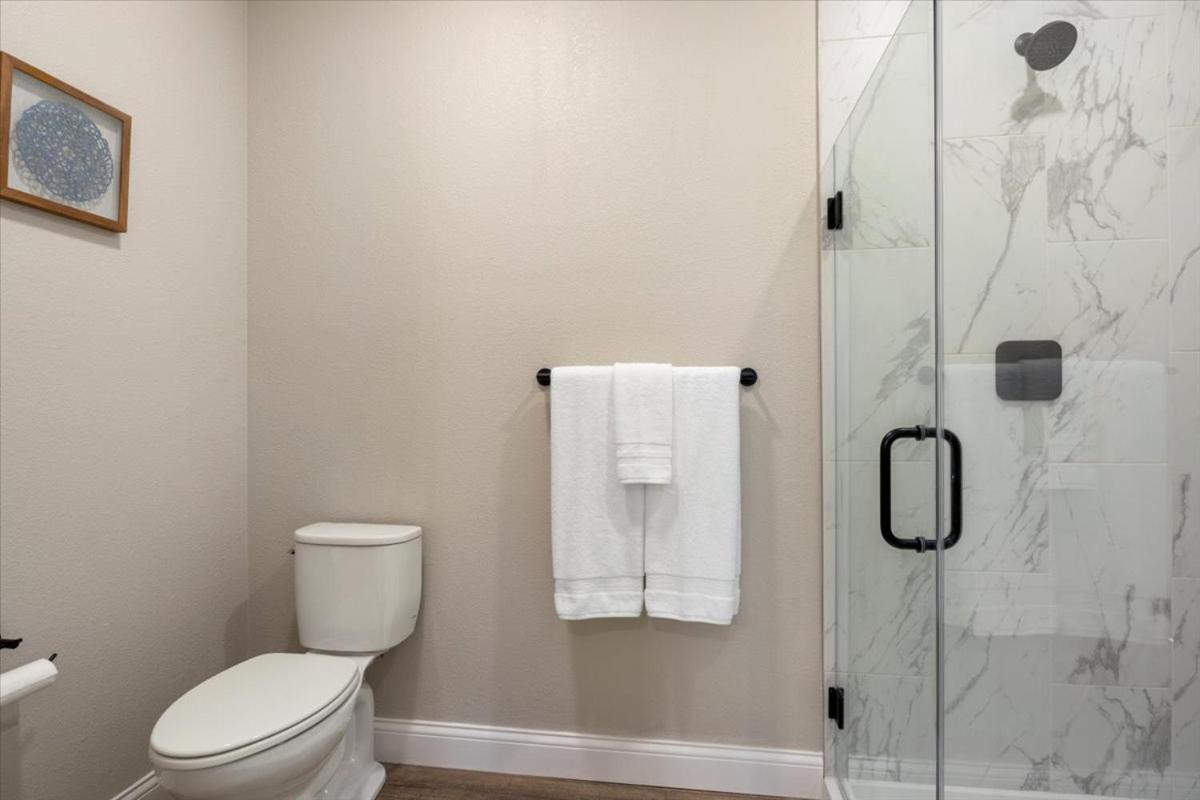 Family-Fun Lakeside Luxury at Topsider in Osage w/ 2 Pools, Prime Views Pack N' Play & Games