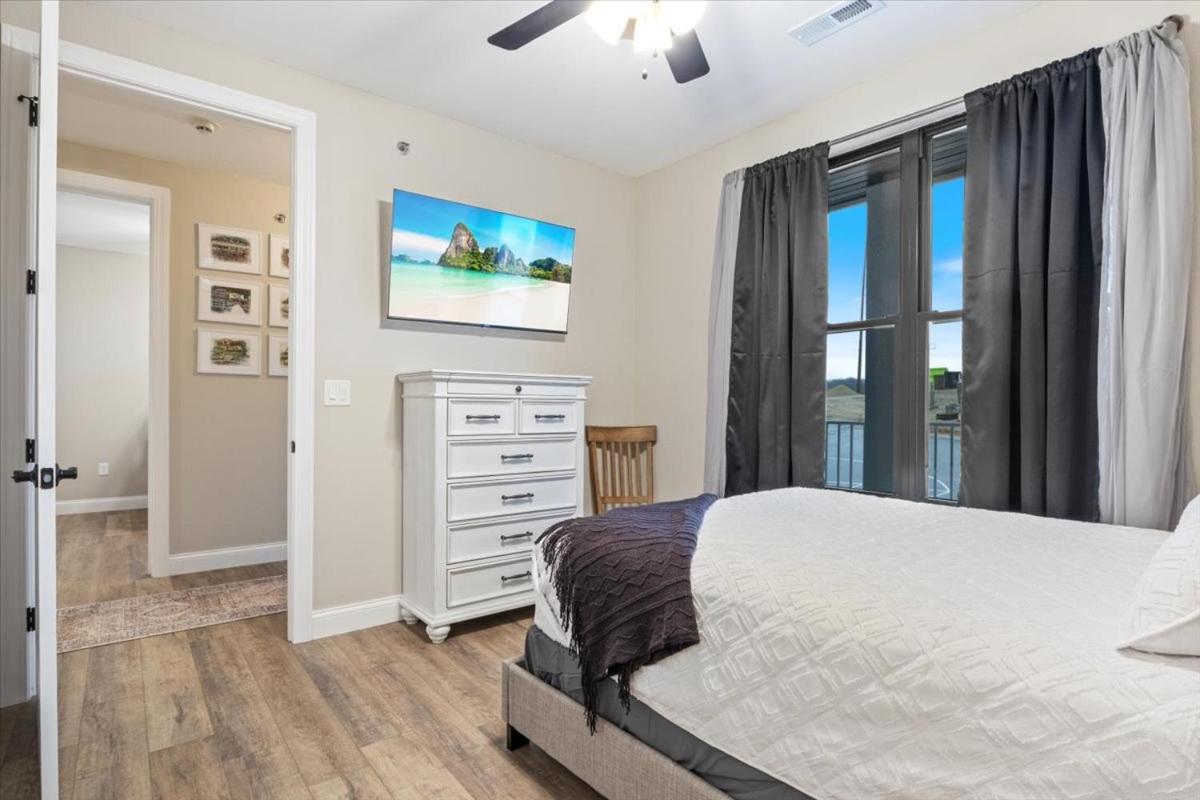 Family-Fun Lakeside Luxury at Topsider in Osage w/ 2 Pools, Prime Views Pack N' Play & Games