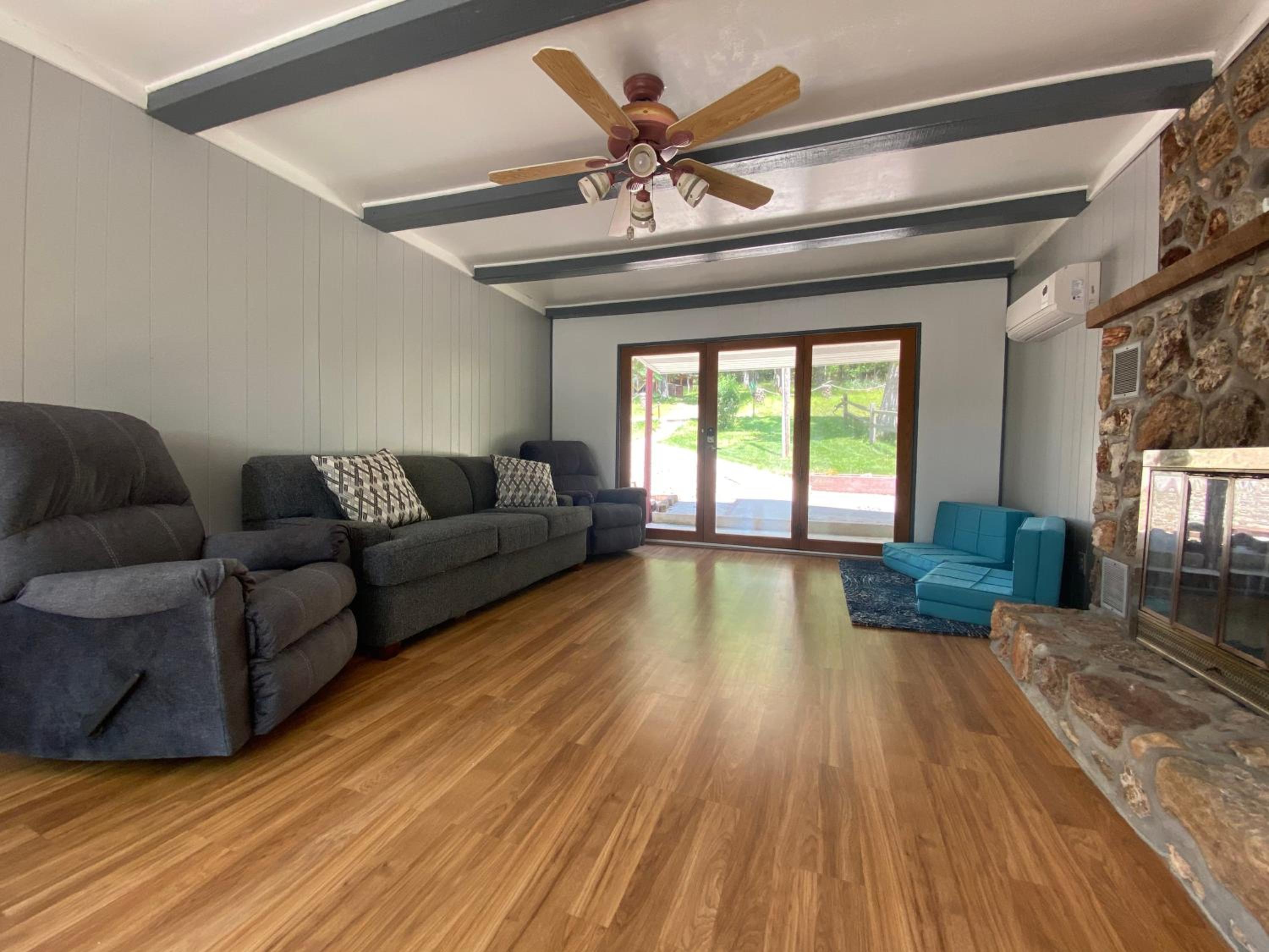 Amazing Lake Experiences! Private Hot Tub, Aamazing Dock, Firepit & Two Layers of Decks