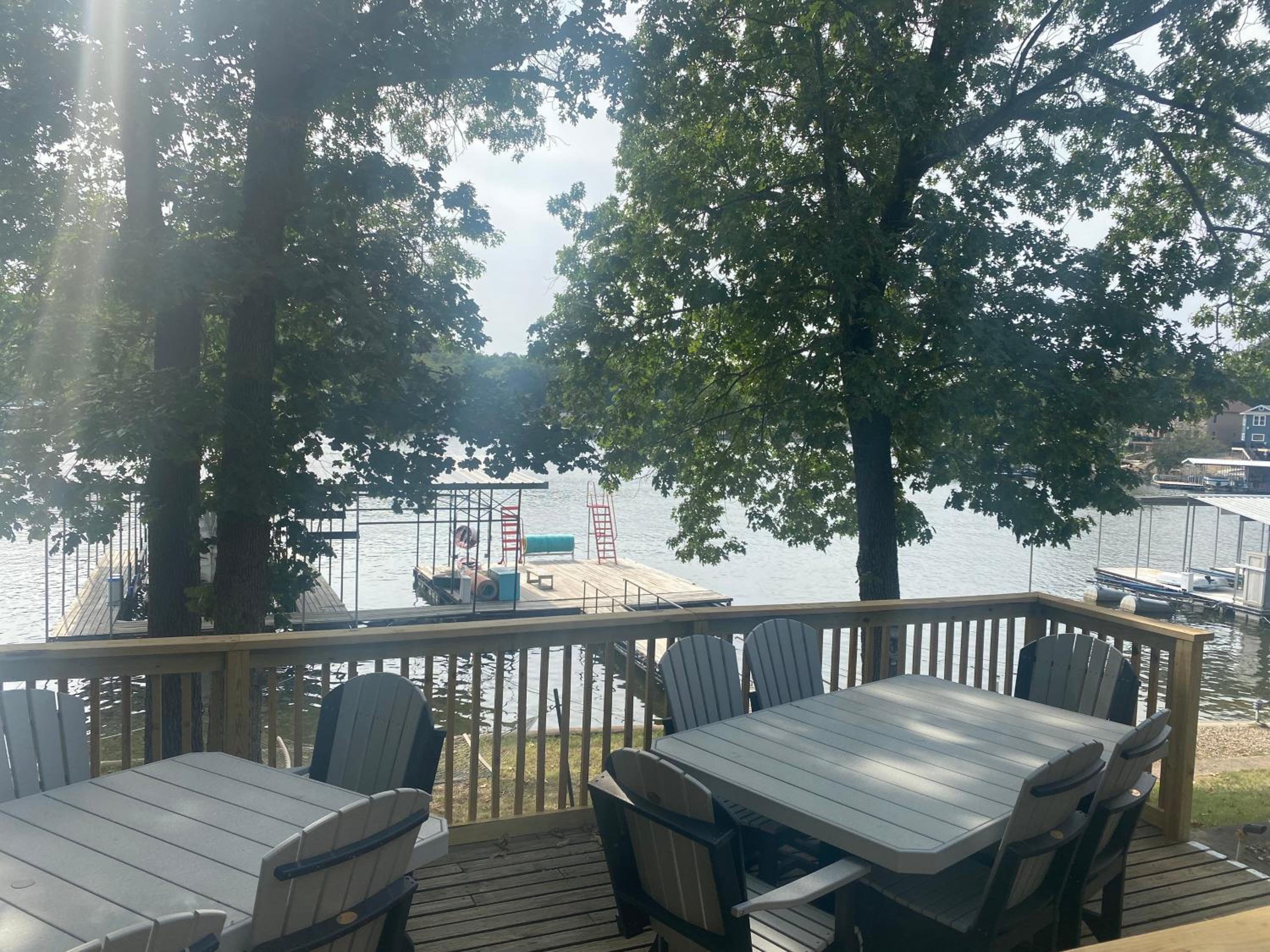 Amazing Lake Experiences! Private Hot Tub, Aamazing Dock, Firepit & Two Layers of Decks