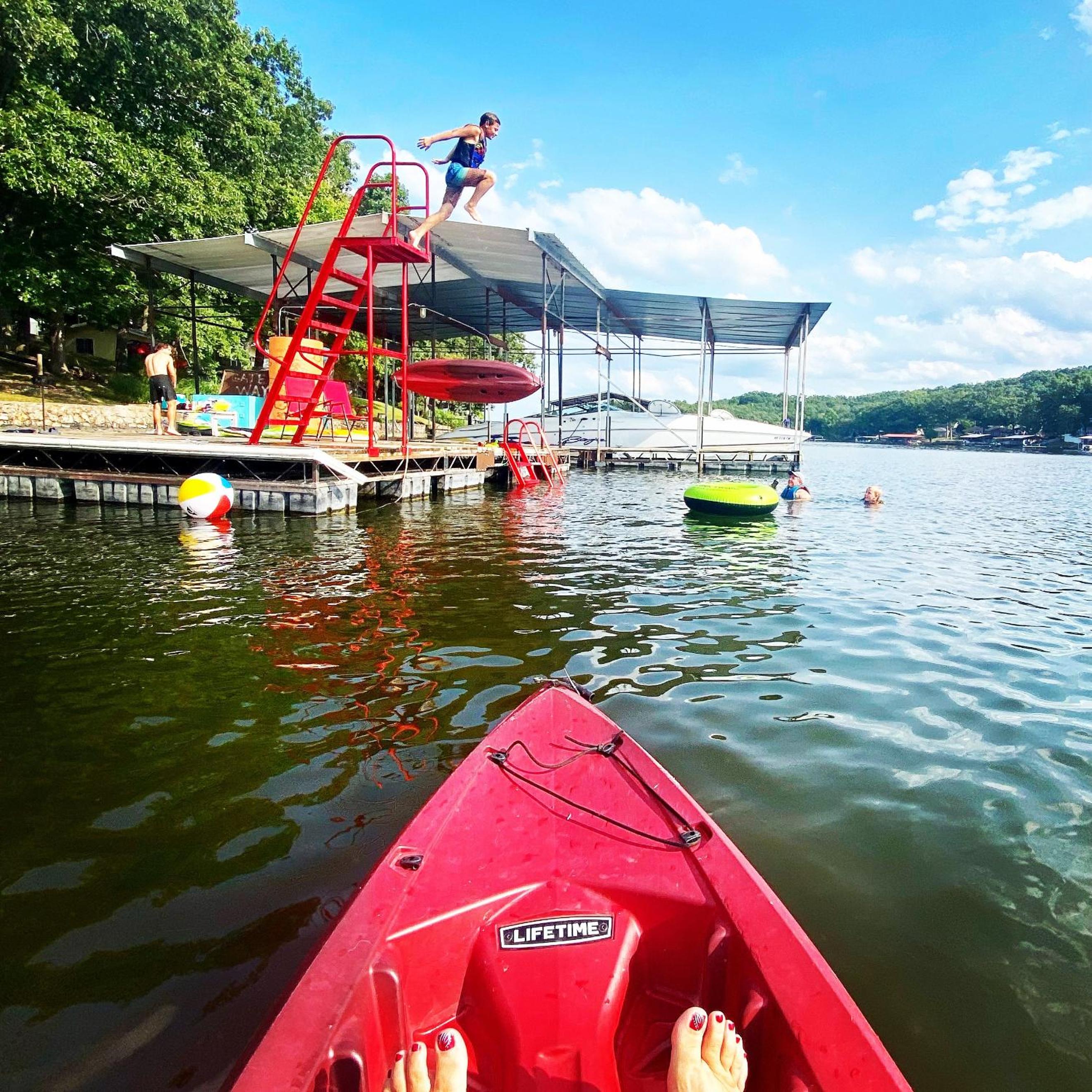 Amazing Lake Experiences! Private Hot Tub, Aamazing Dock, Firepit & Two Layers of Decks