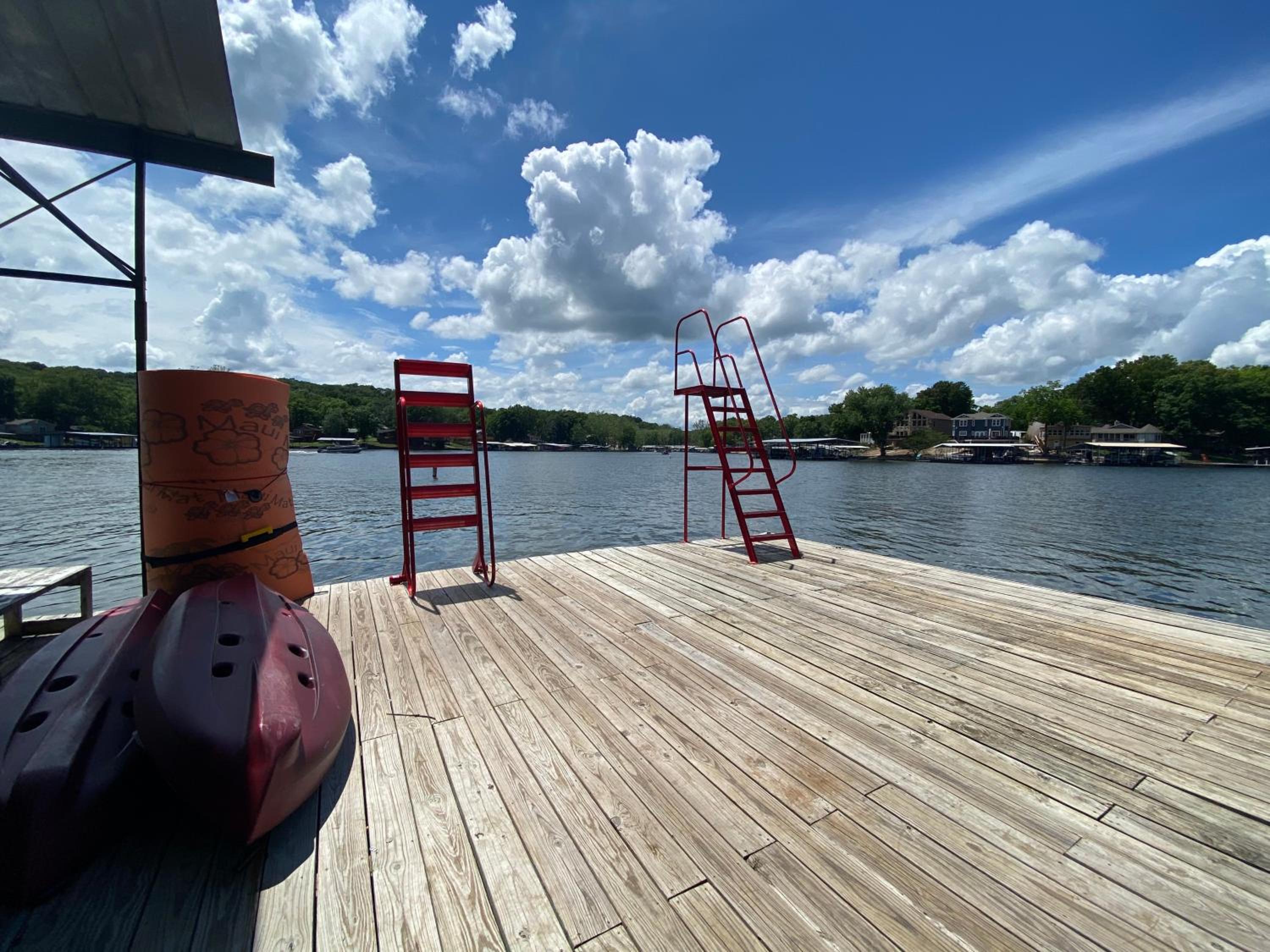 Amazing Lake Experiences! Private Hot Tub, Aamazing Dock, Firepit & Two Layers of Decks