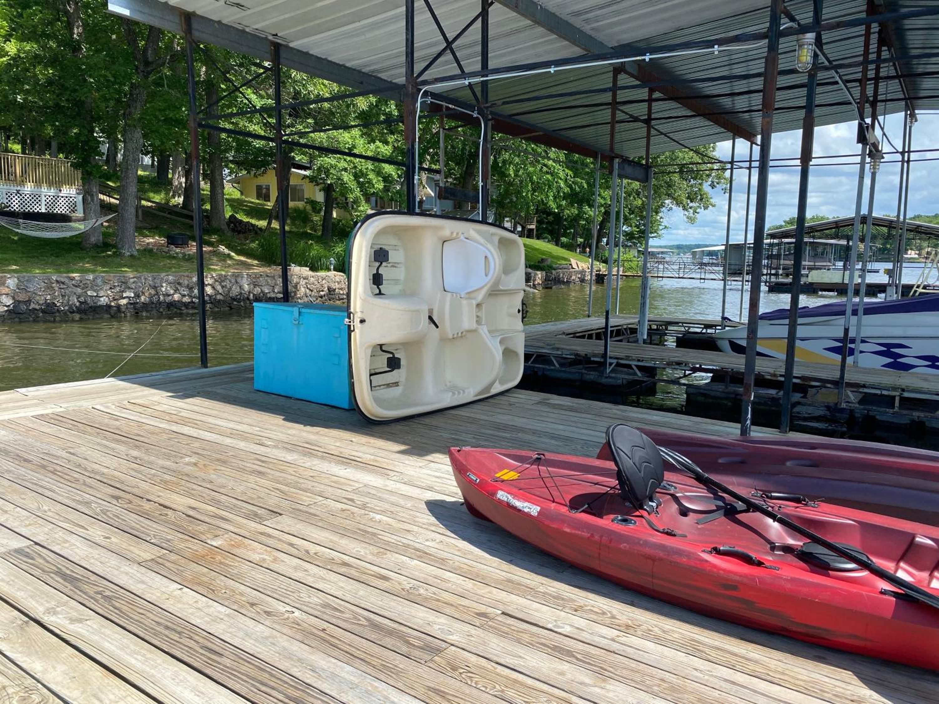 Amazing Lake Experiences! Private Hot Tub, Aamazing Dock, Firepit & Two Layers of Decks