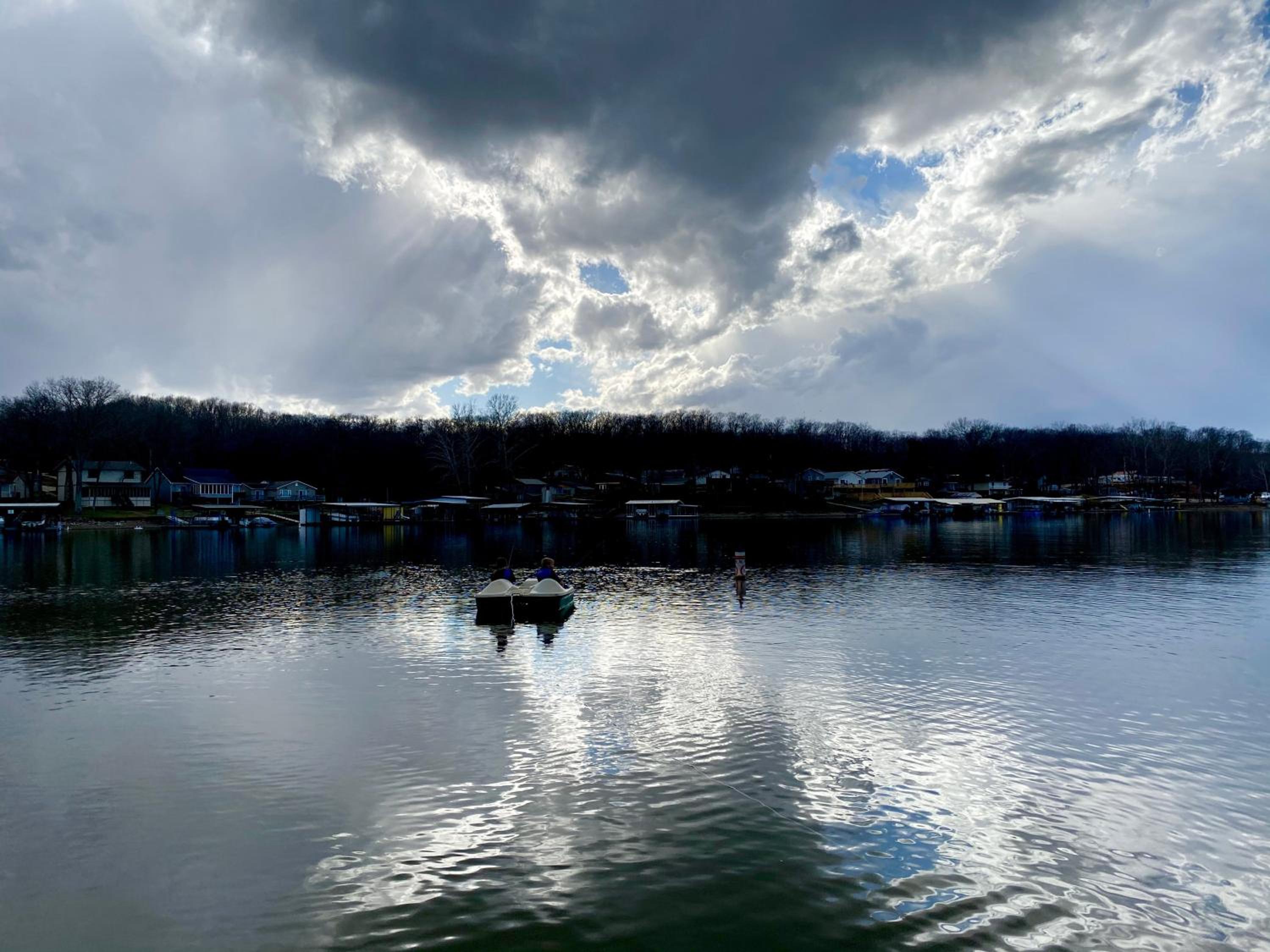 Amazing Lake Experiences! Private Hot Tub, Aamazing Dock, Firepit & Two Layers of Decks