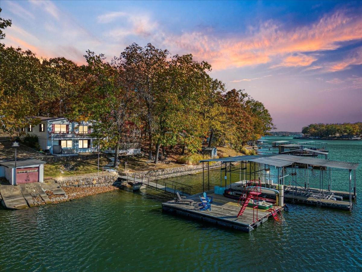Amazing Lake Experiences! Private Hot Tub, Aamazing Dock, Firepit & Two Layers of Decks