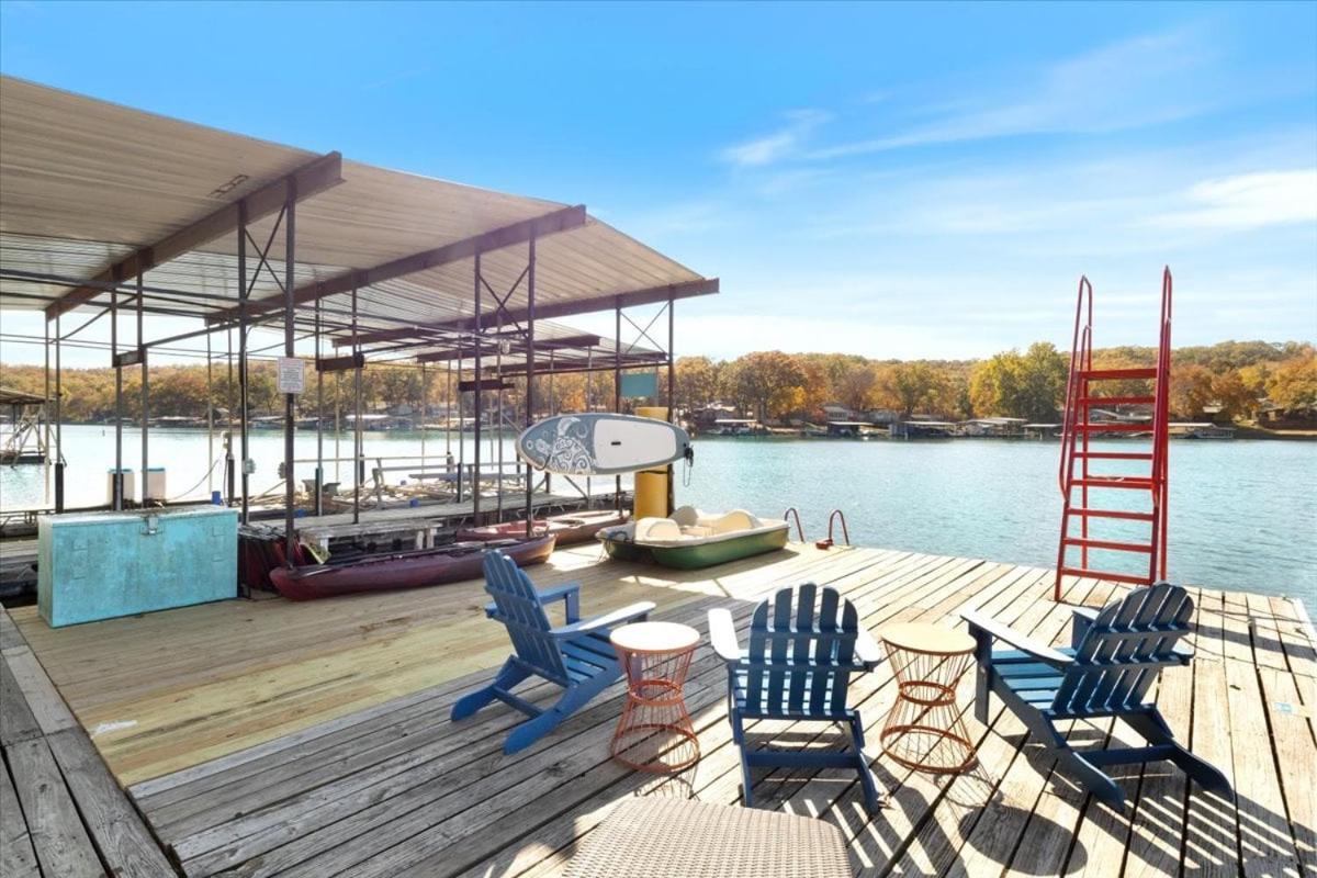 Amazing Lake Experiences! Private Hot Tub, Aamazing Dock, Firepit & Two Layers of Decks