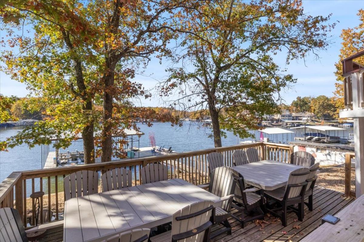 Amazing Lake Experiences! Private Hot Tub, Aamazing Dock, Firepit & Two Layers of Decks