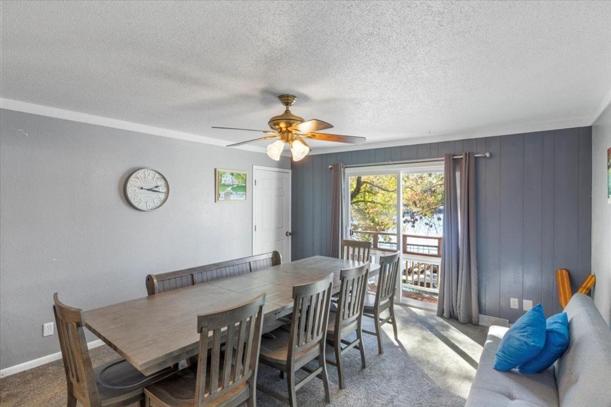 Amazing Lake Experiences! Private Hot Tub, Aamazing Dock, Firepit & Two Layers of Decks