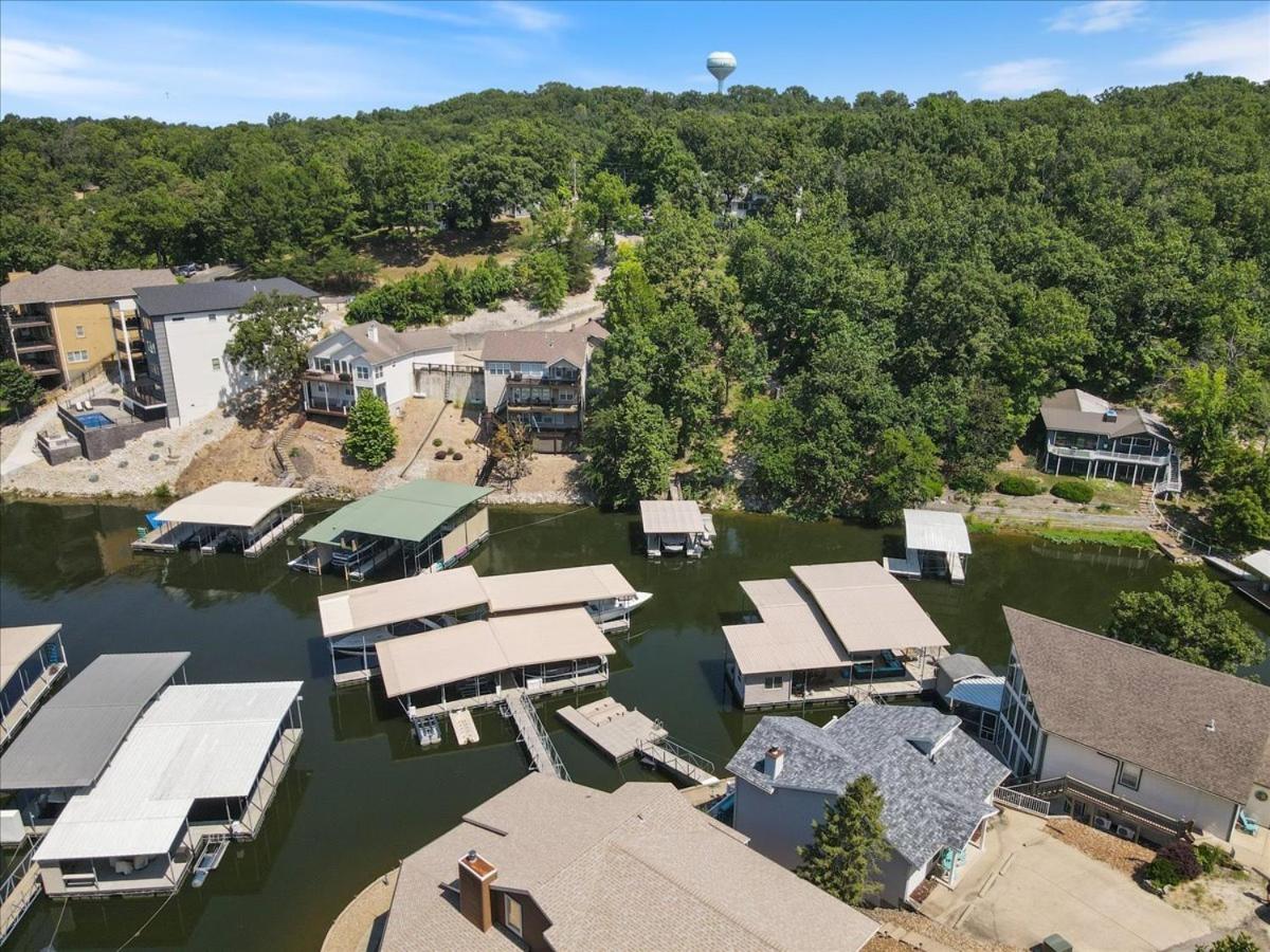 Amazing Wall of Windows, Swim Dock & Pet Friendly