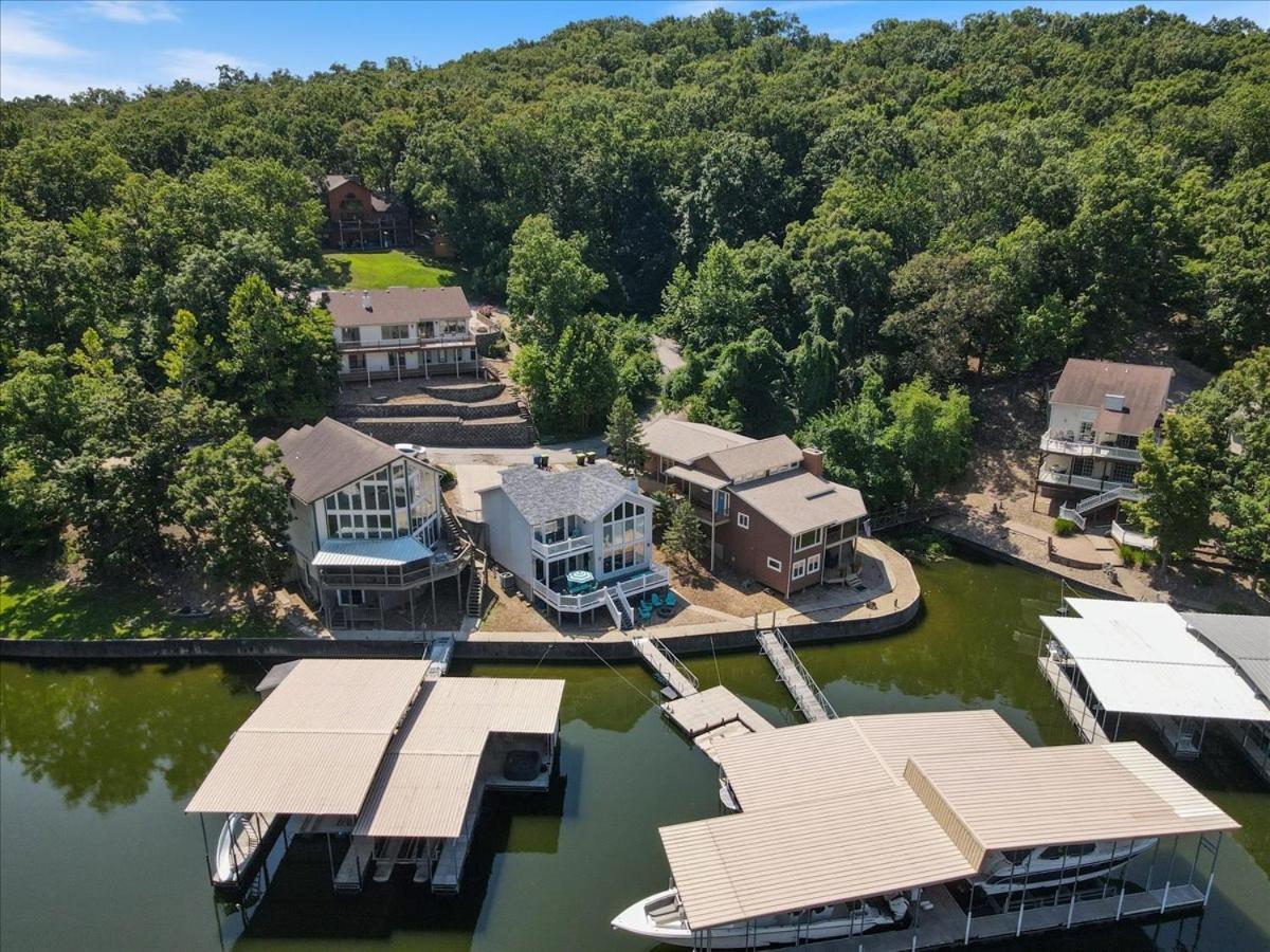 Amazing Wall of Windows, Swim Dock & Pet Friendly