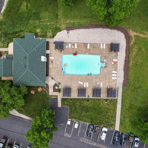 Amazing Lake Views with Pool, Loft, & Balcony