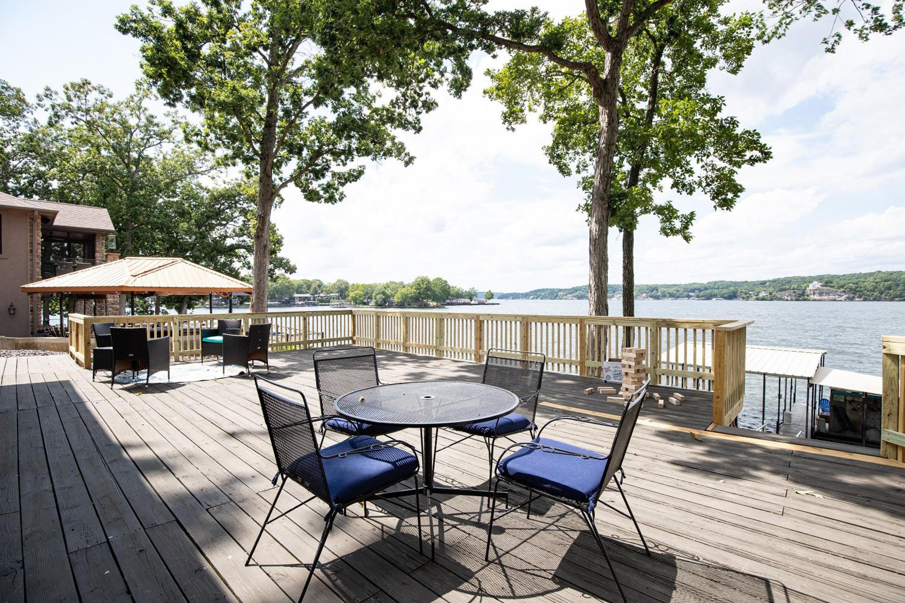 Amazing Decks, Sunsets & Lake Days
