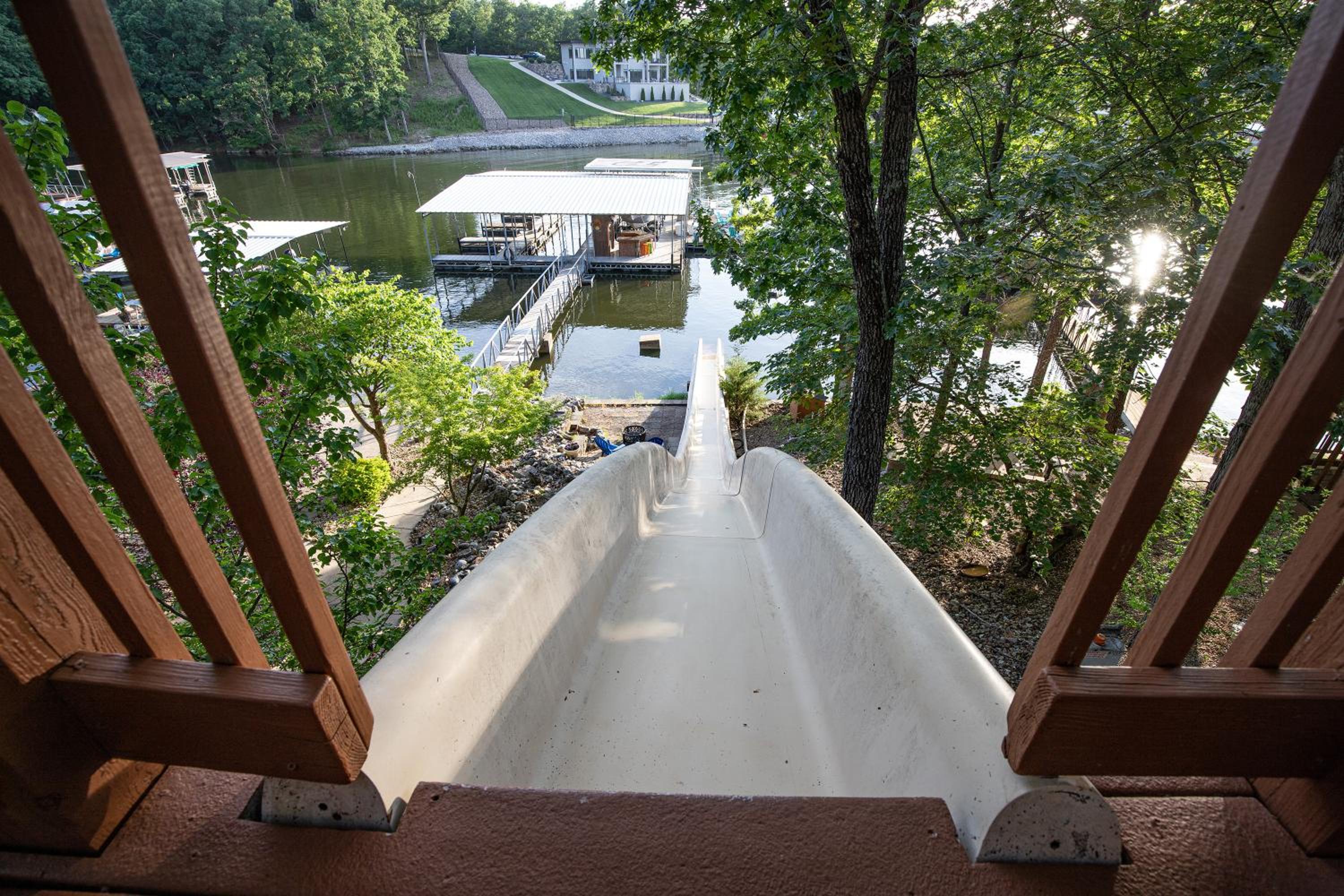 Epic Lake Vacation Home - 2 Story Slide!