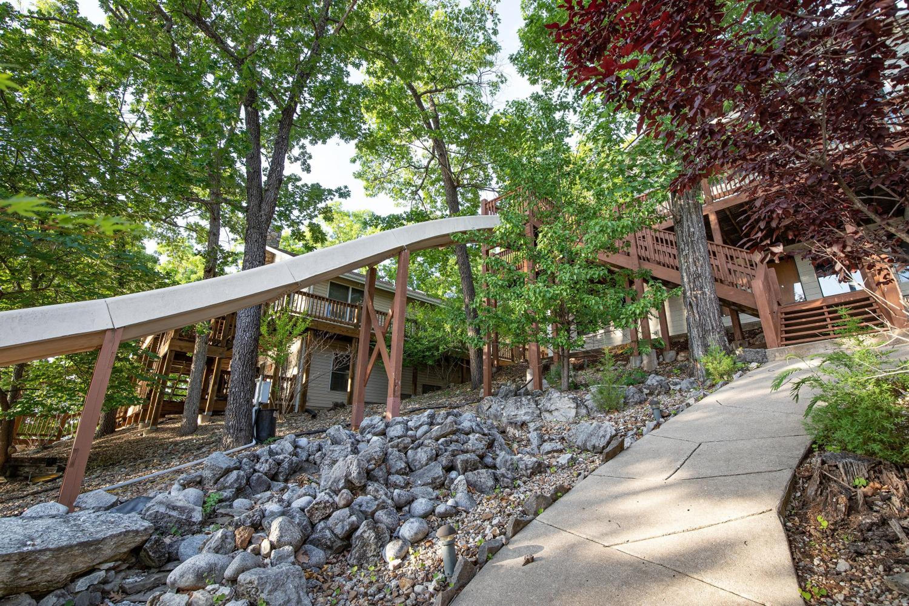 Epic Lake Vacation Home - 2 Story Slide!