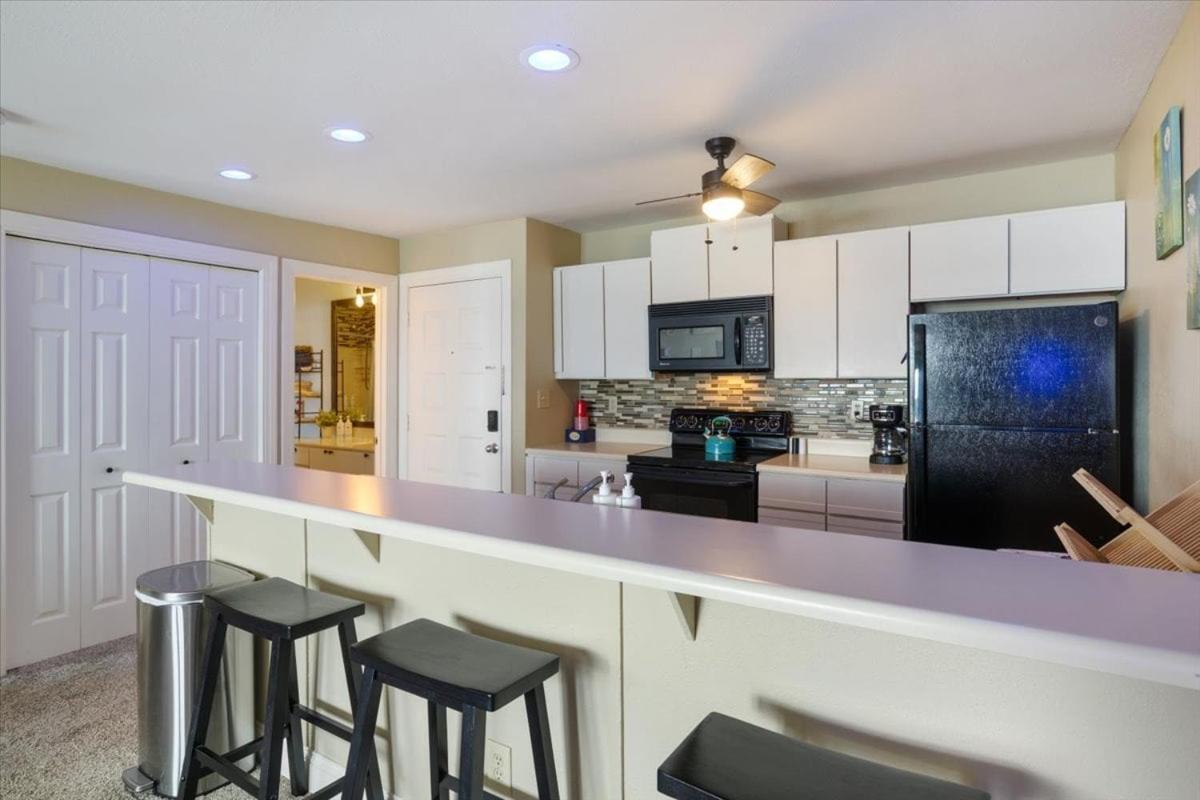 Cozy Pet-Friendly Condo w/ Pool