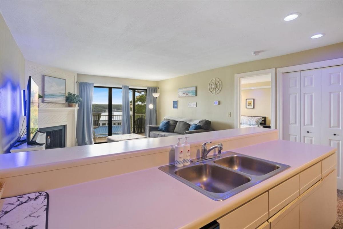 Cozy Pet-Friendly Condo w/ Pool