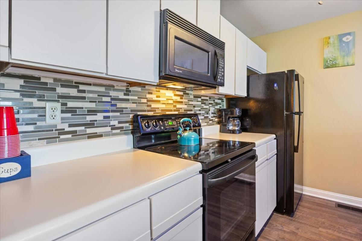 Cozy Pet-Friendly Condo w/ Pool