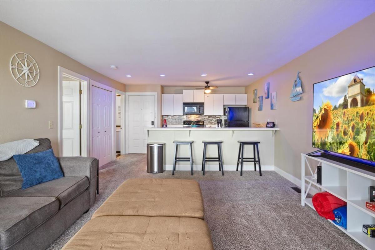Cozy Pet-Friendly Condo w/ Pool