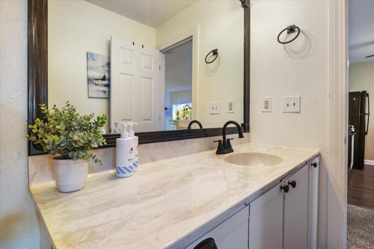 Cozy Pet-Friendly Condo w/ Pool