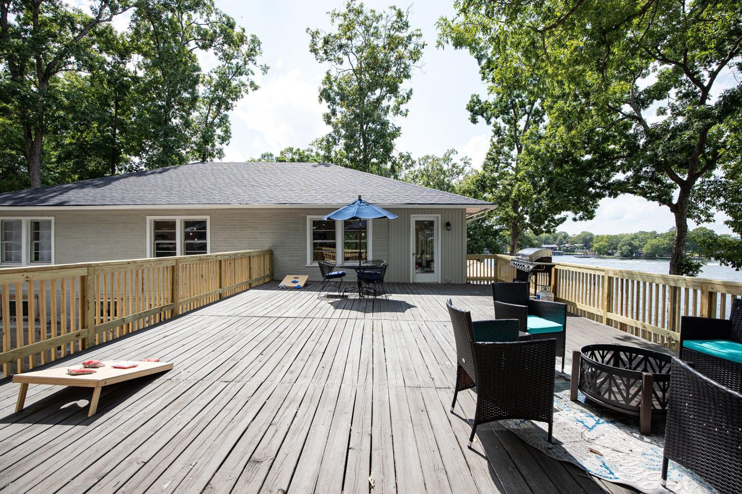Amazing Decks, Sunsets & Lake Days